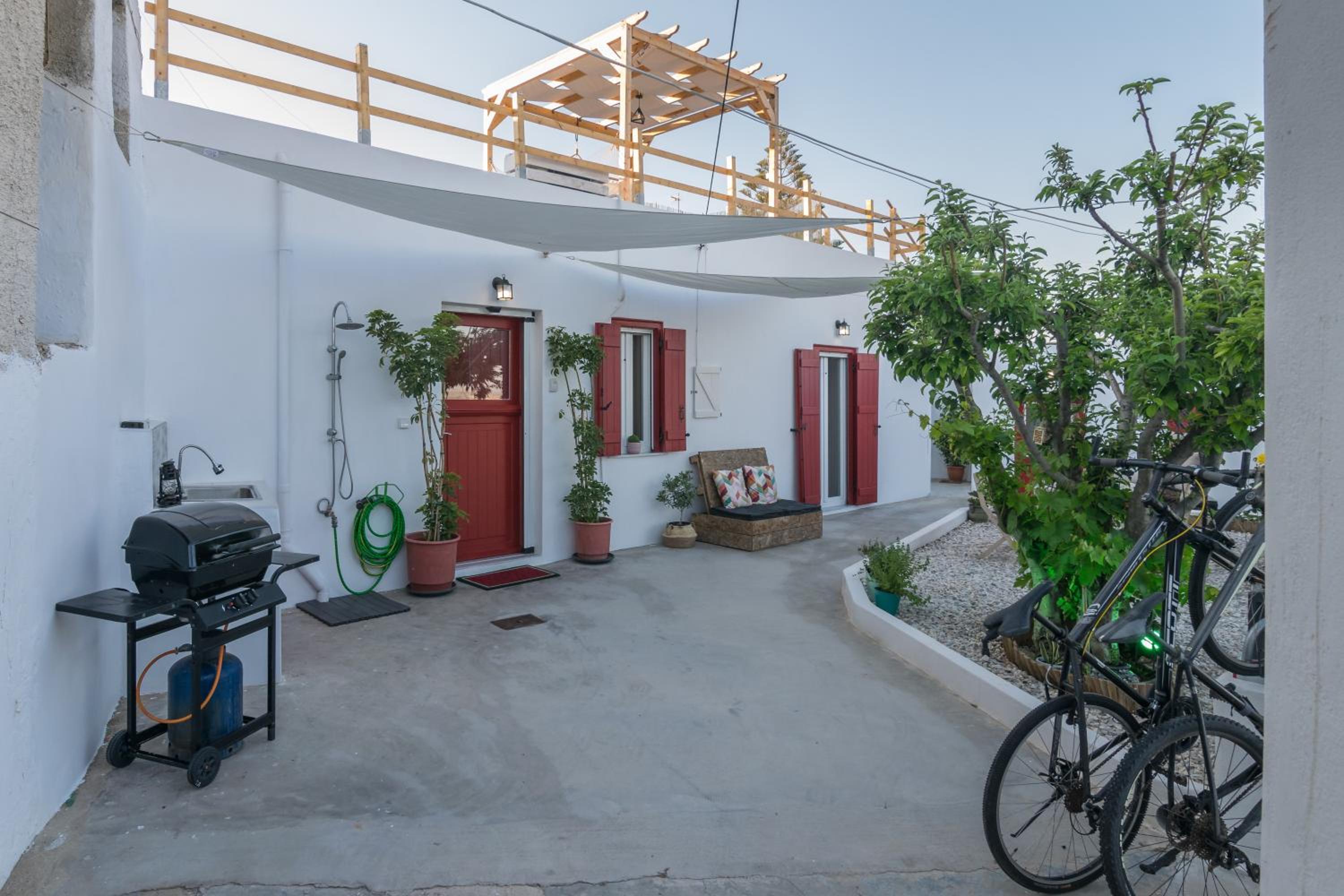 Milos Guesthouse view 3