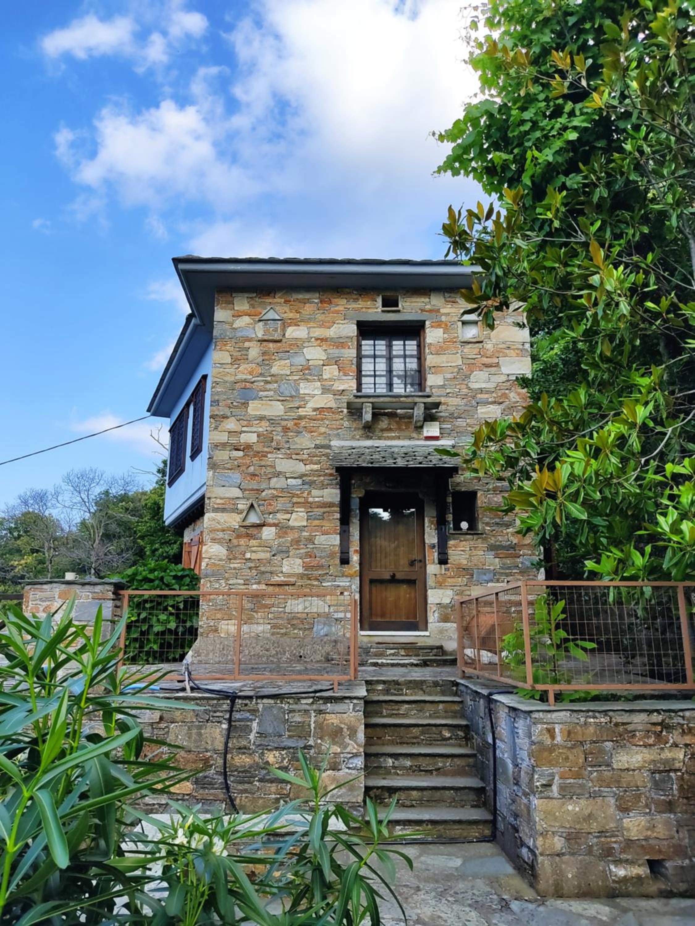 Cozy Blue Stone House with a Great Sea View