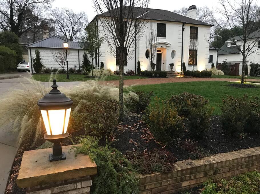 Luxury In Eastover... close to everything! view 2