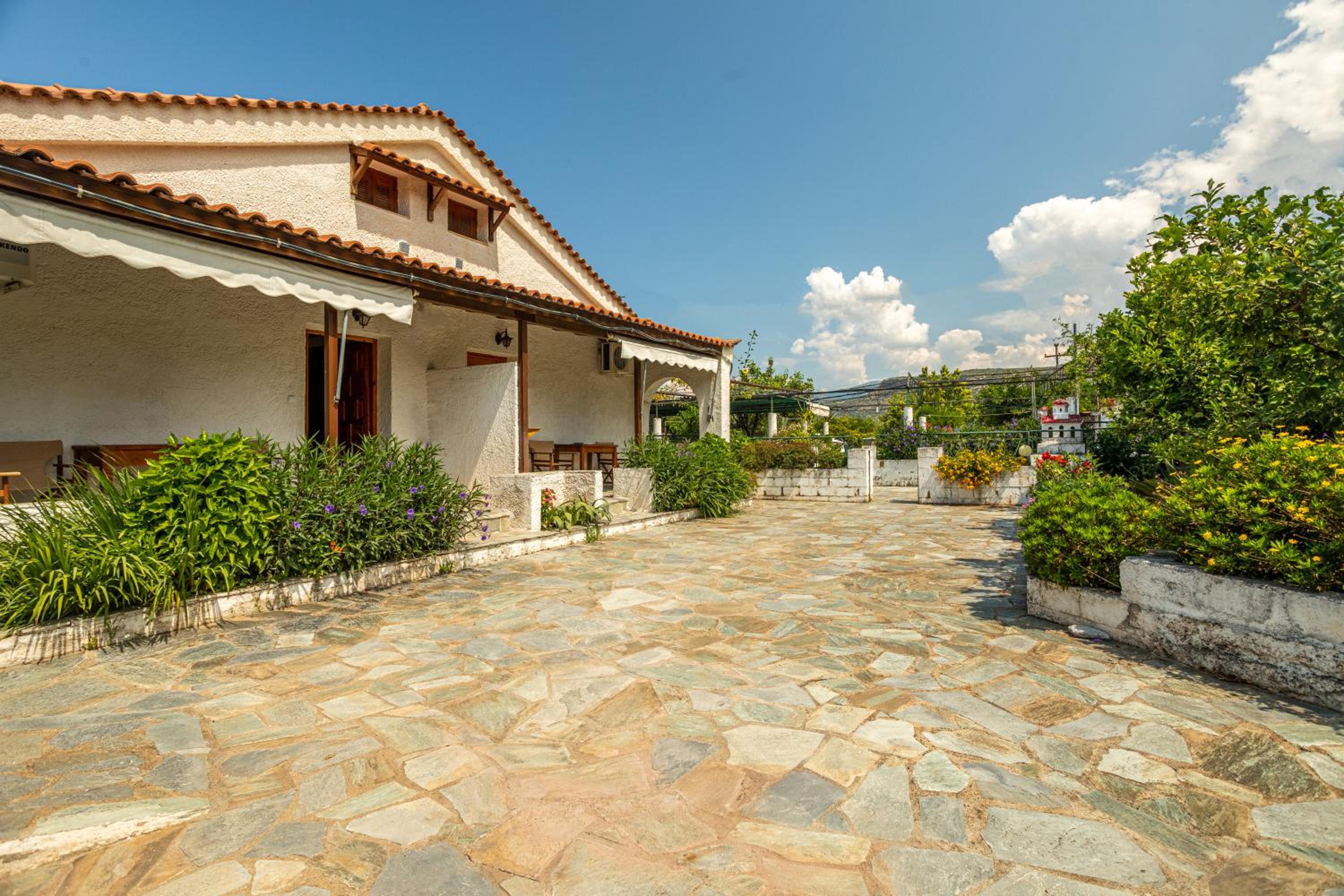 Sophia's Maisonette 1