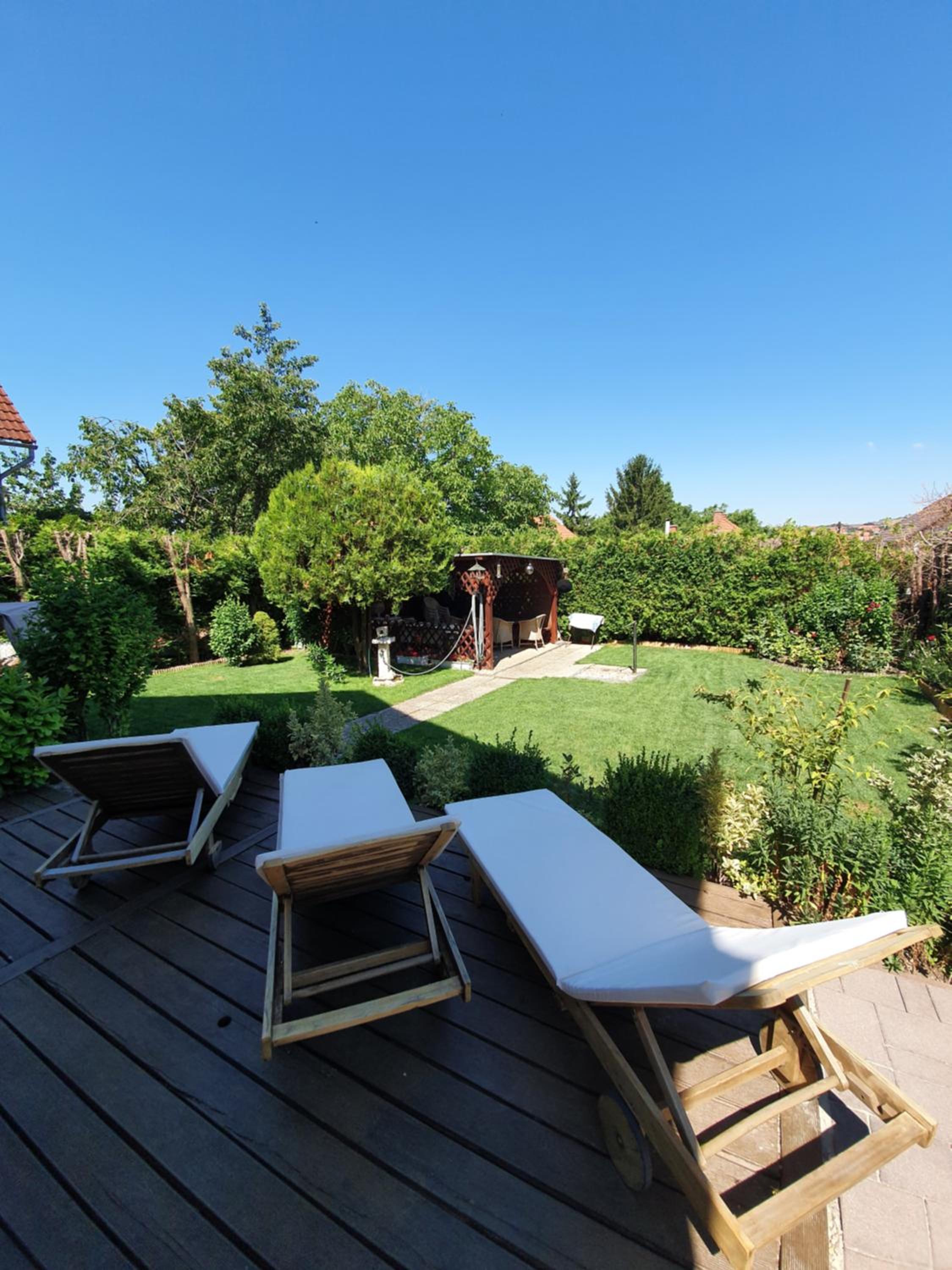 FaDóra Apartman view 2