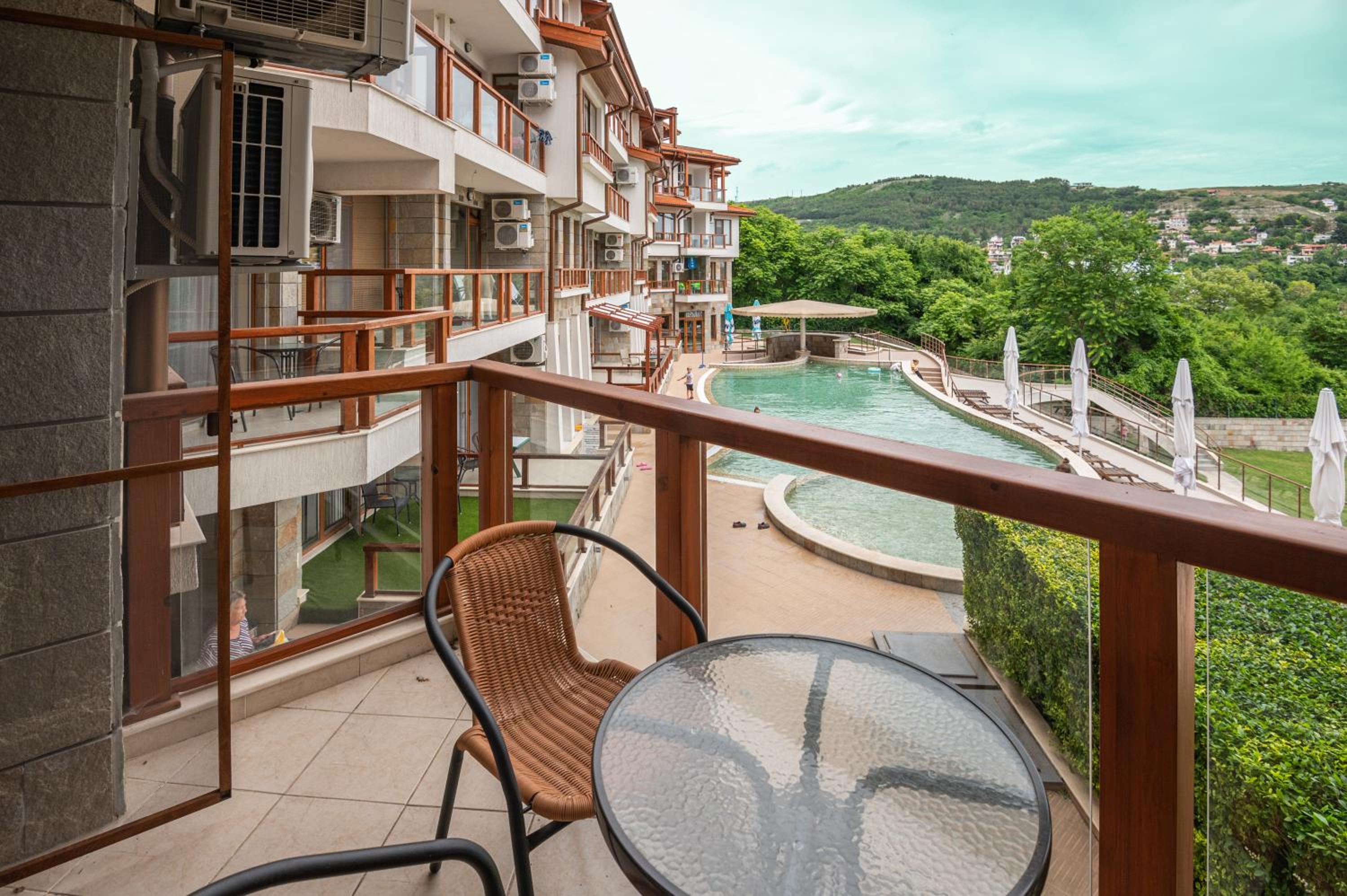 Balchik Vacations - Guest Apartment Vladi in Garden Palace Complex - Property Image 3