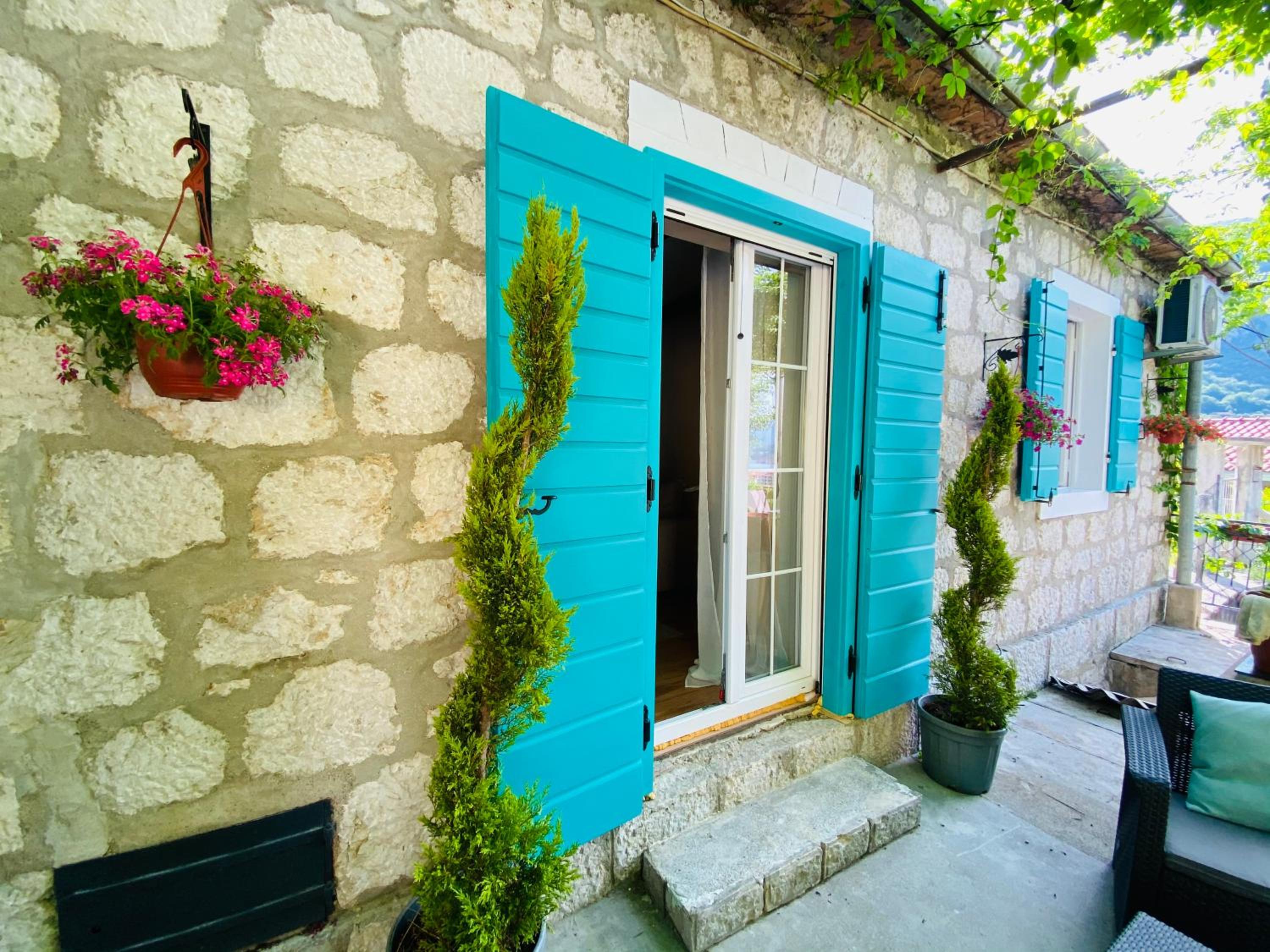 A 100 Years Old Rustic Mediterranean stone house with large terrace view 4