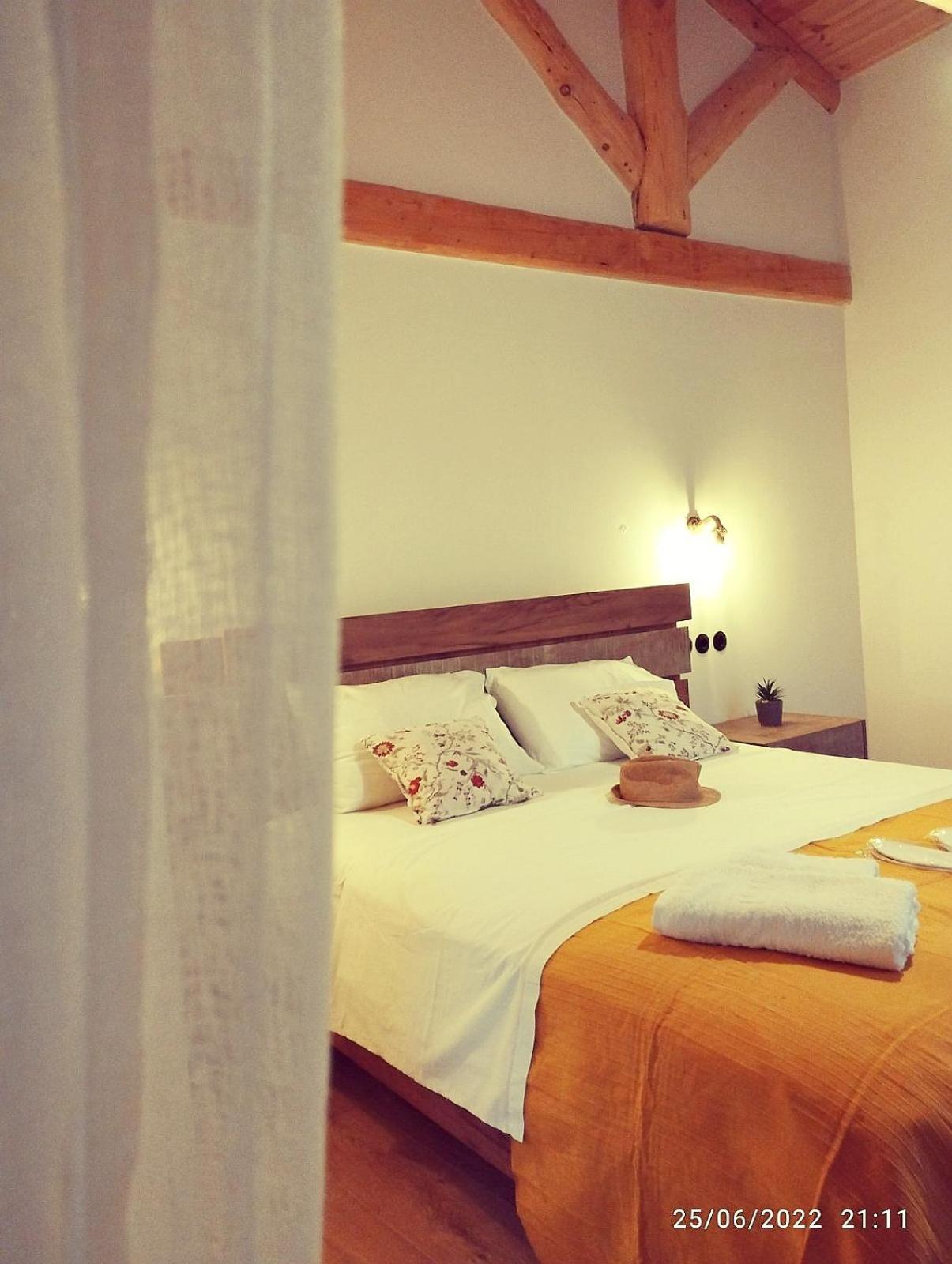 Spiro's Cottage by Alegria Apartments view 4