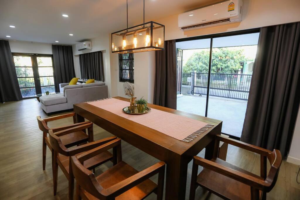 Cozy hug home view 3