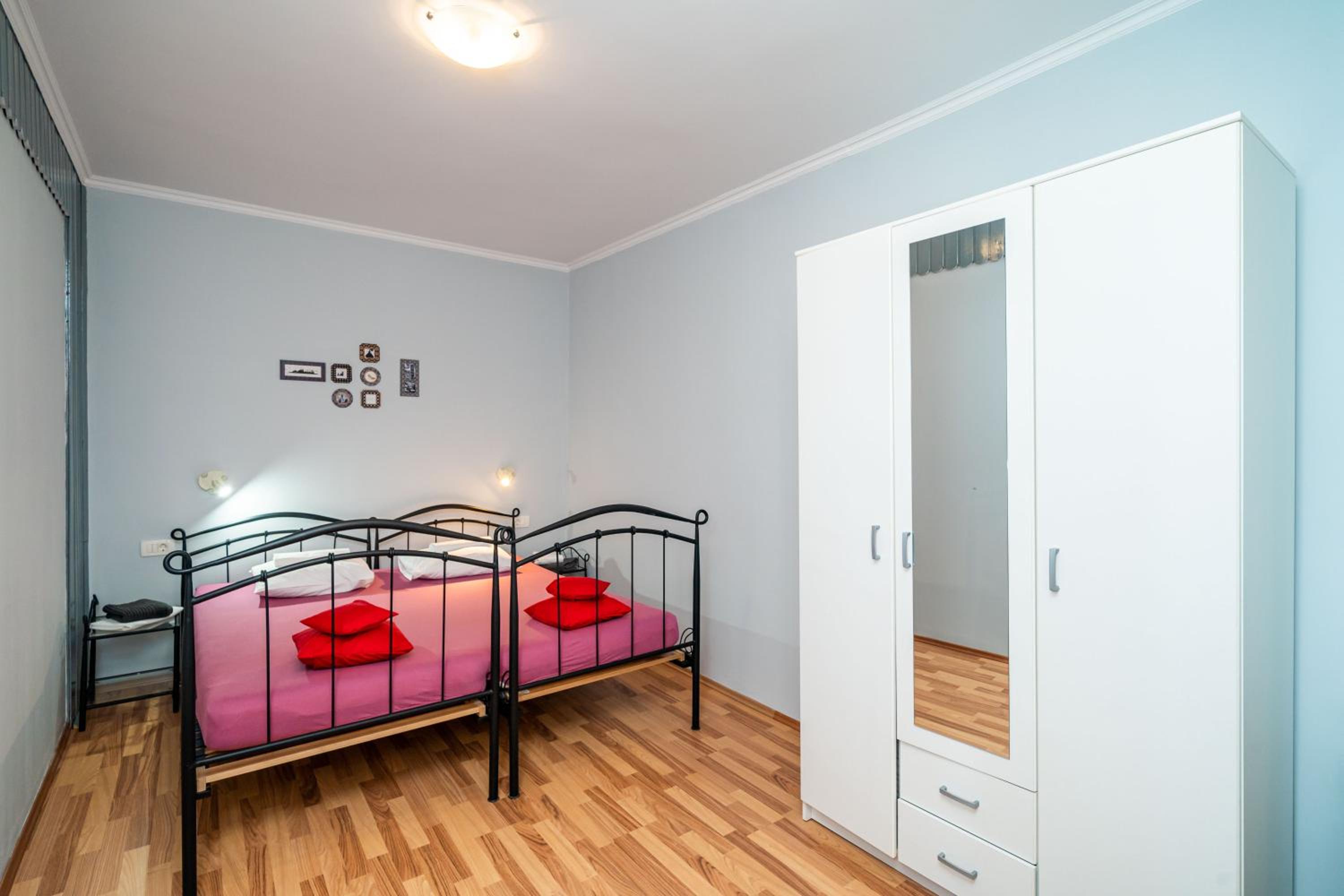Nostromo Guesthouse with the Sea View