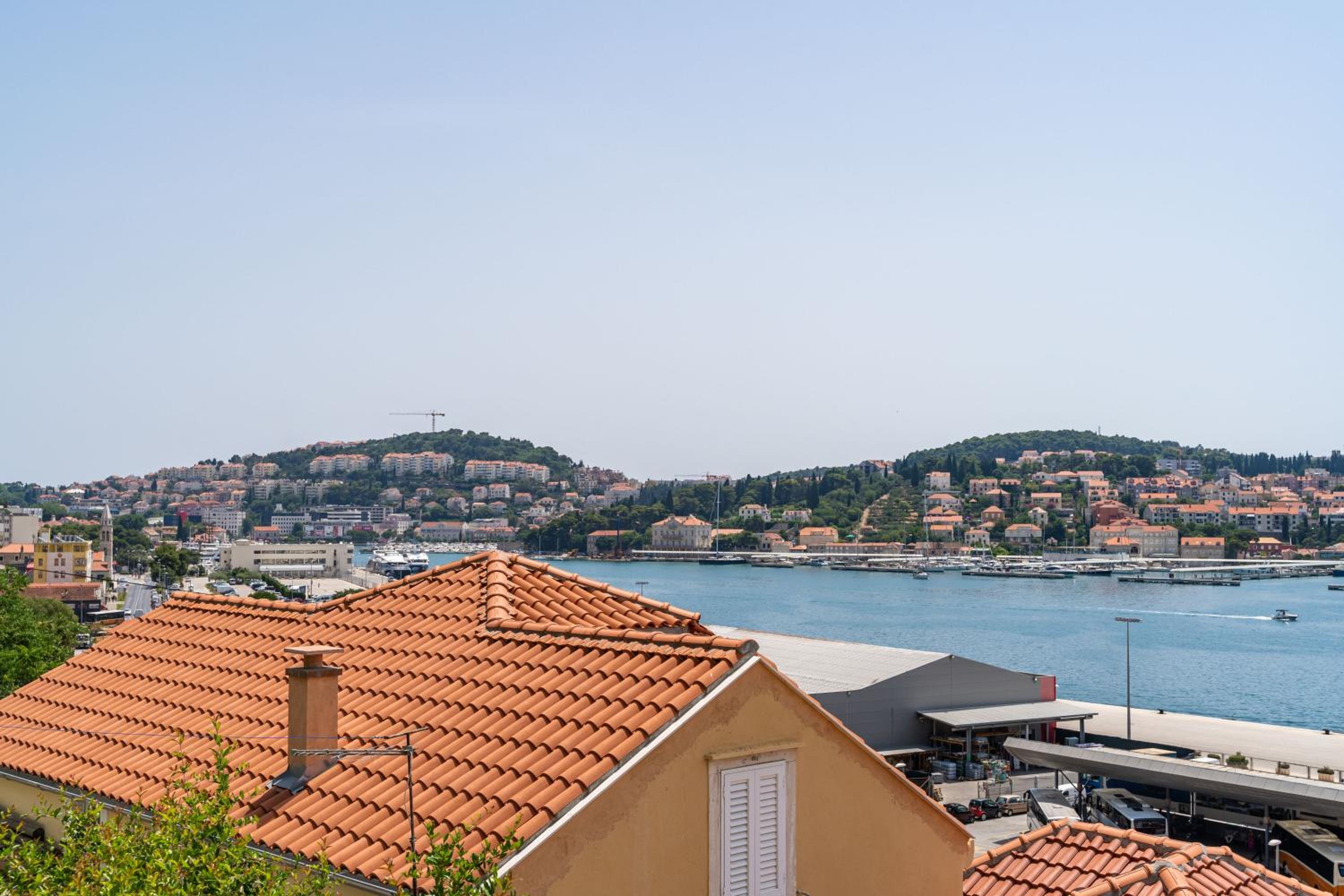 Nostromo Guesthouse with the Sea View