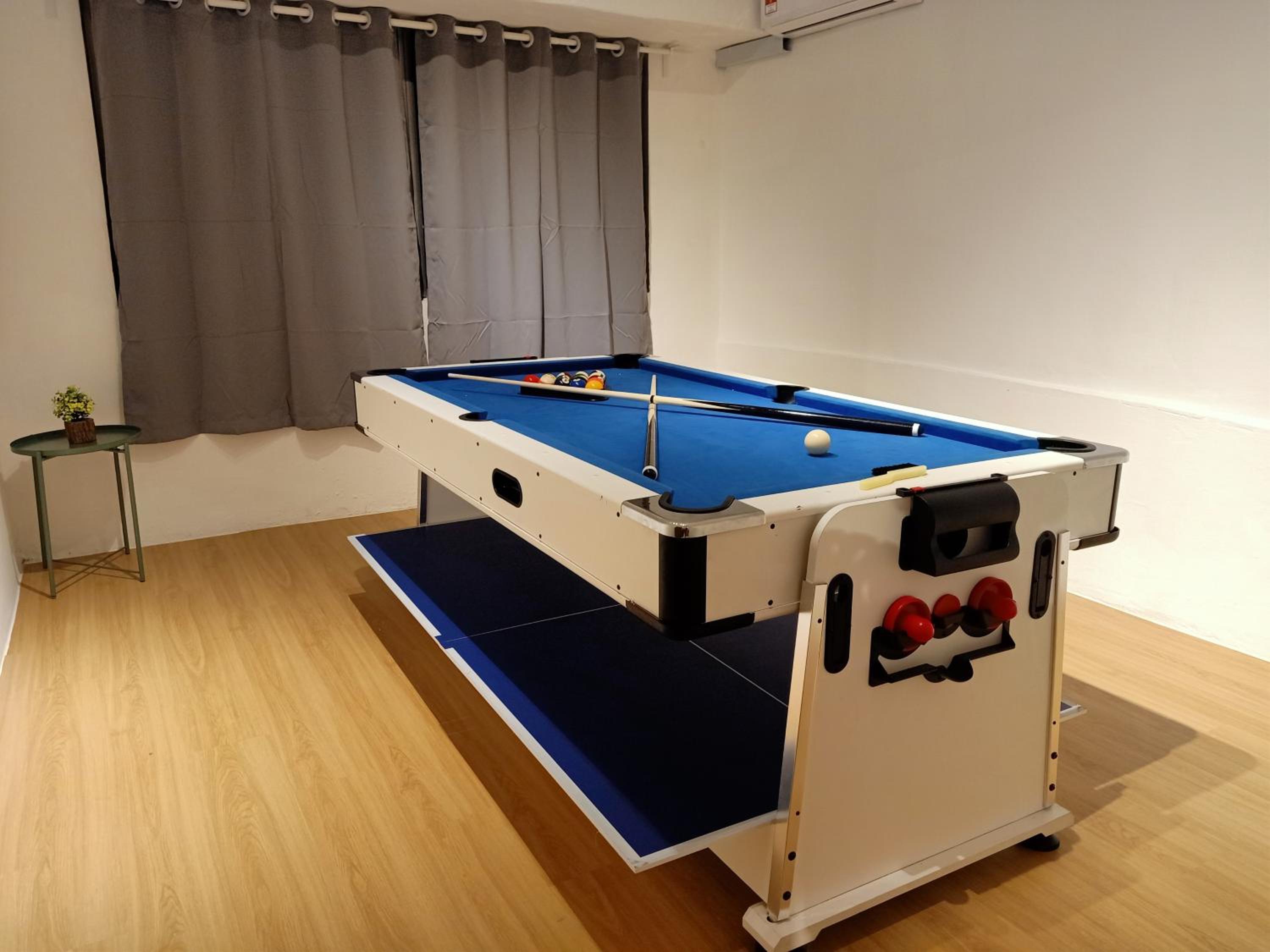 Cozy Homestay with Karaoke System & Pool Table