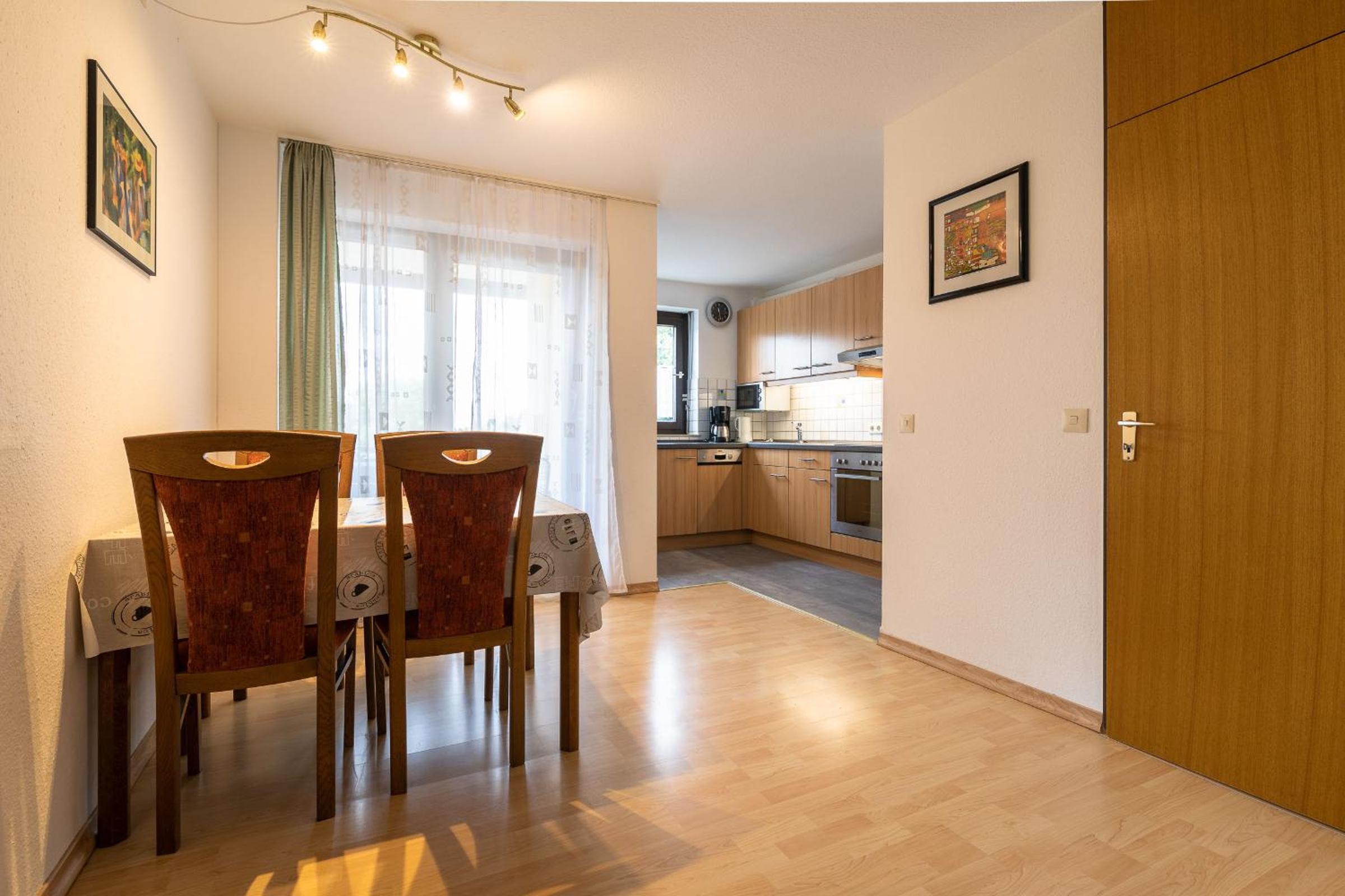 Ferienwohnpark Immenstaad am Bodensee Zwei-Zimmer-Apartment 51 06 view 2