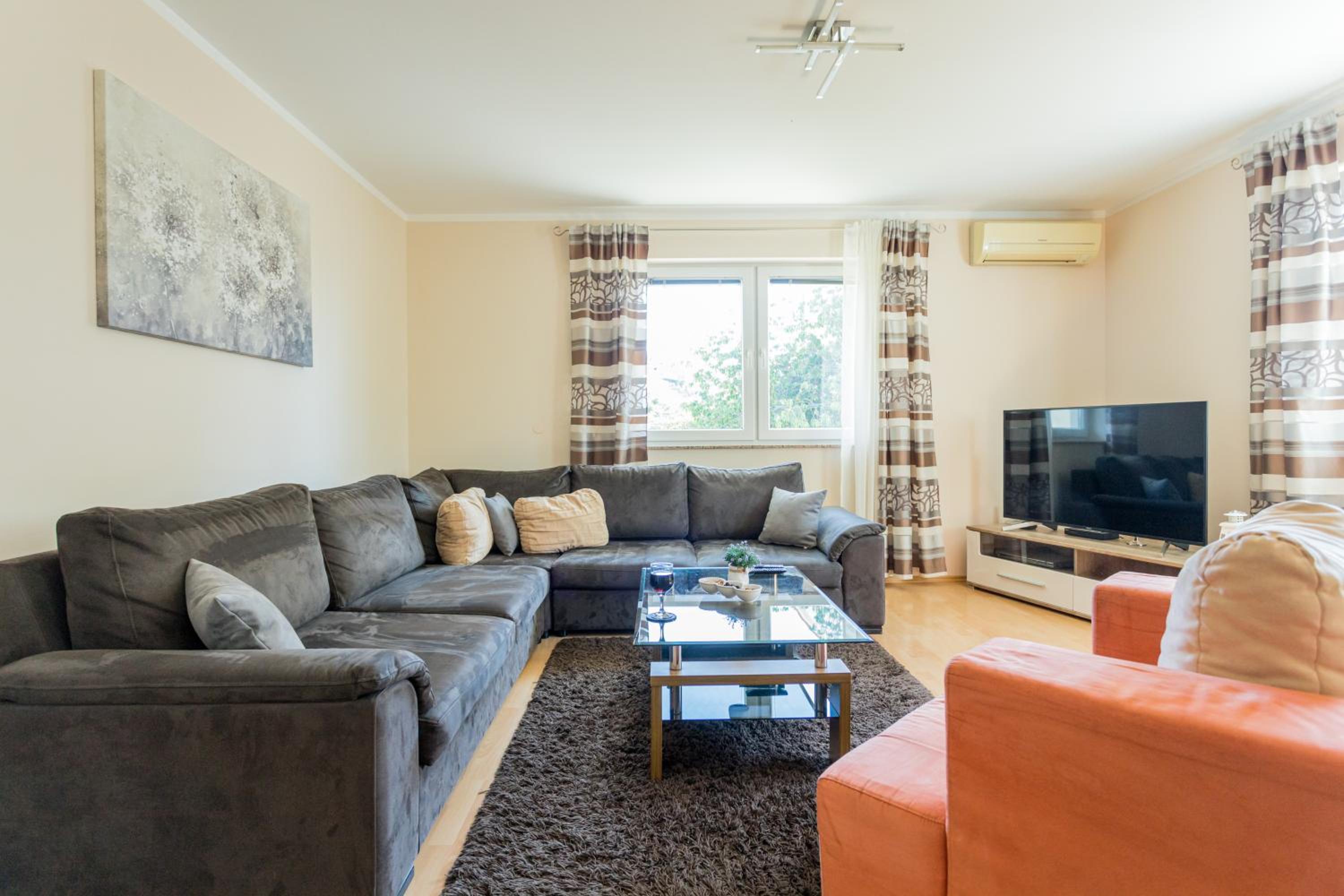 Apartment LaDoNi - #new#big#spacious#large garden view 2