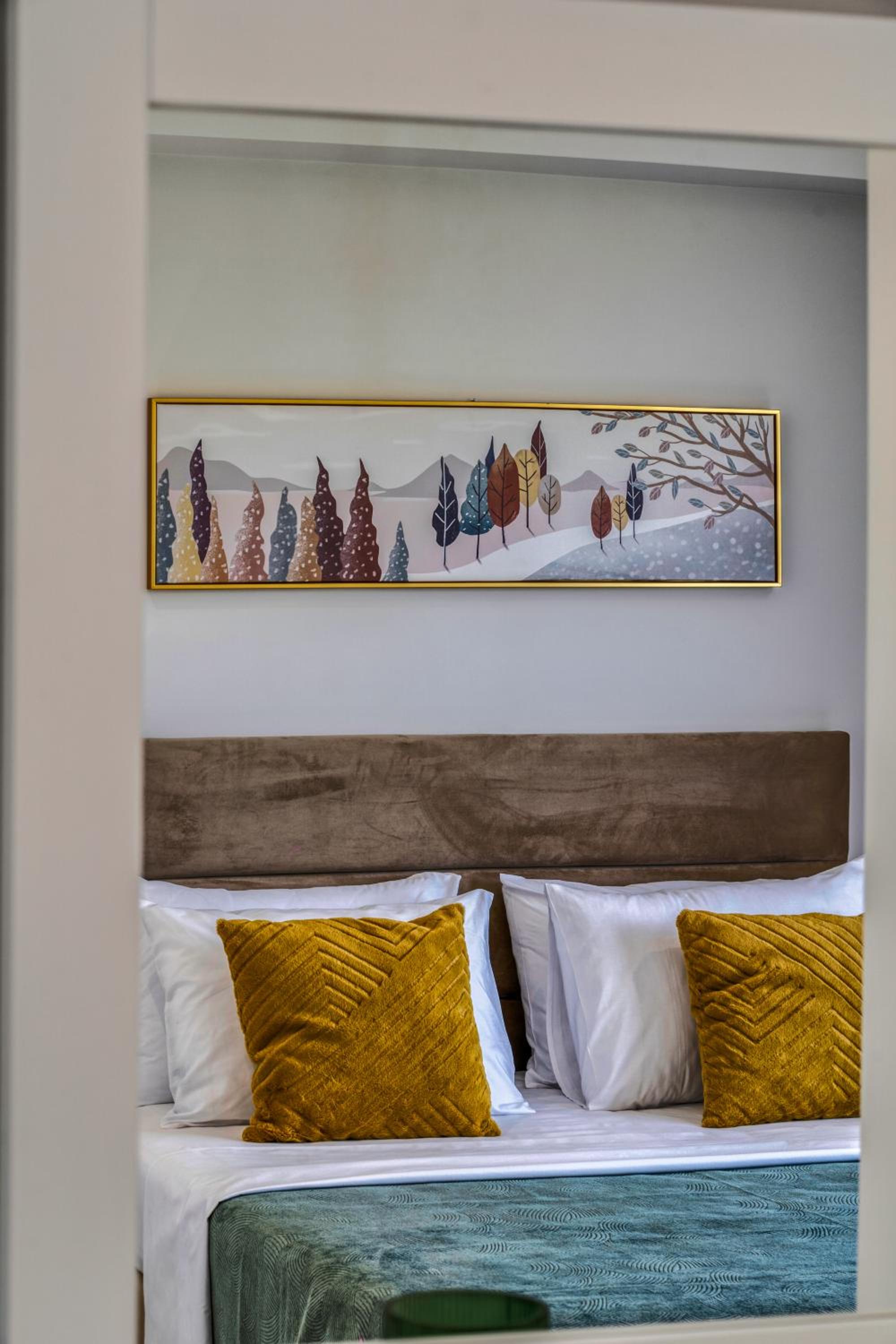 Johnny's White Luxury Villa view 3
