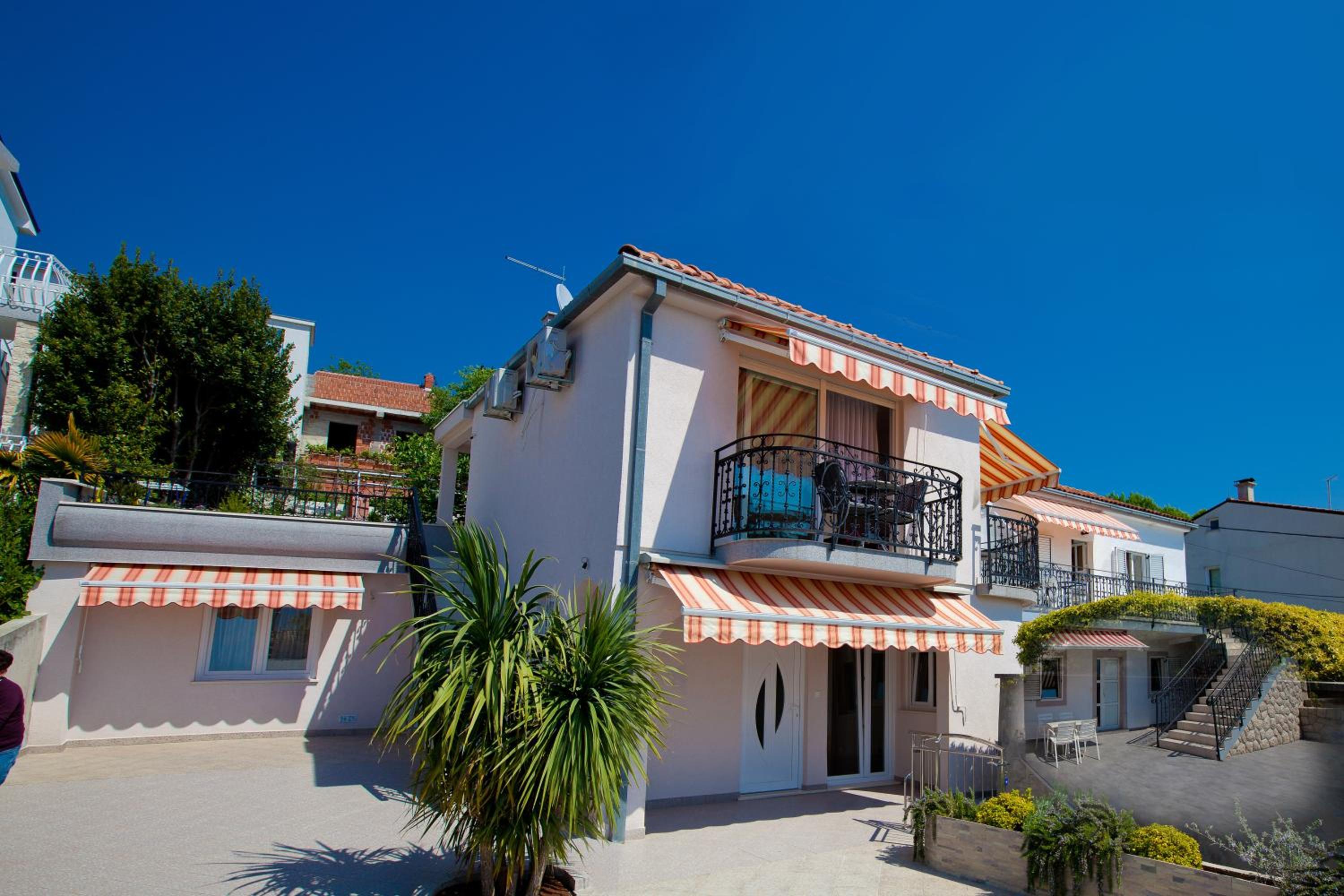 Apartmani Crikvenica 30175 - Carmen