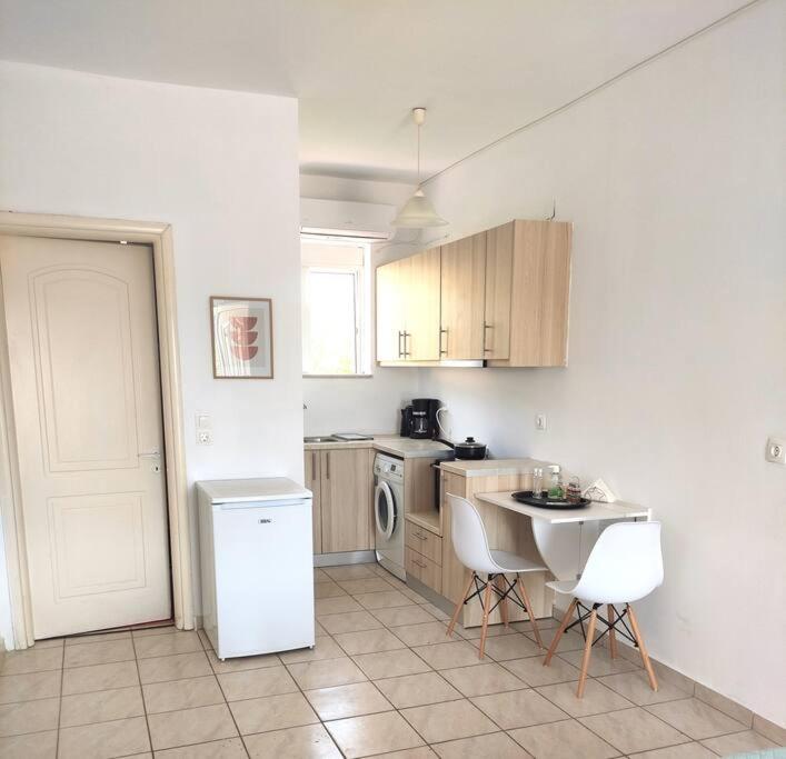#4 Giorgos & Chara Apartments view 3