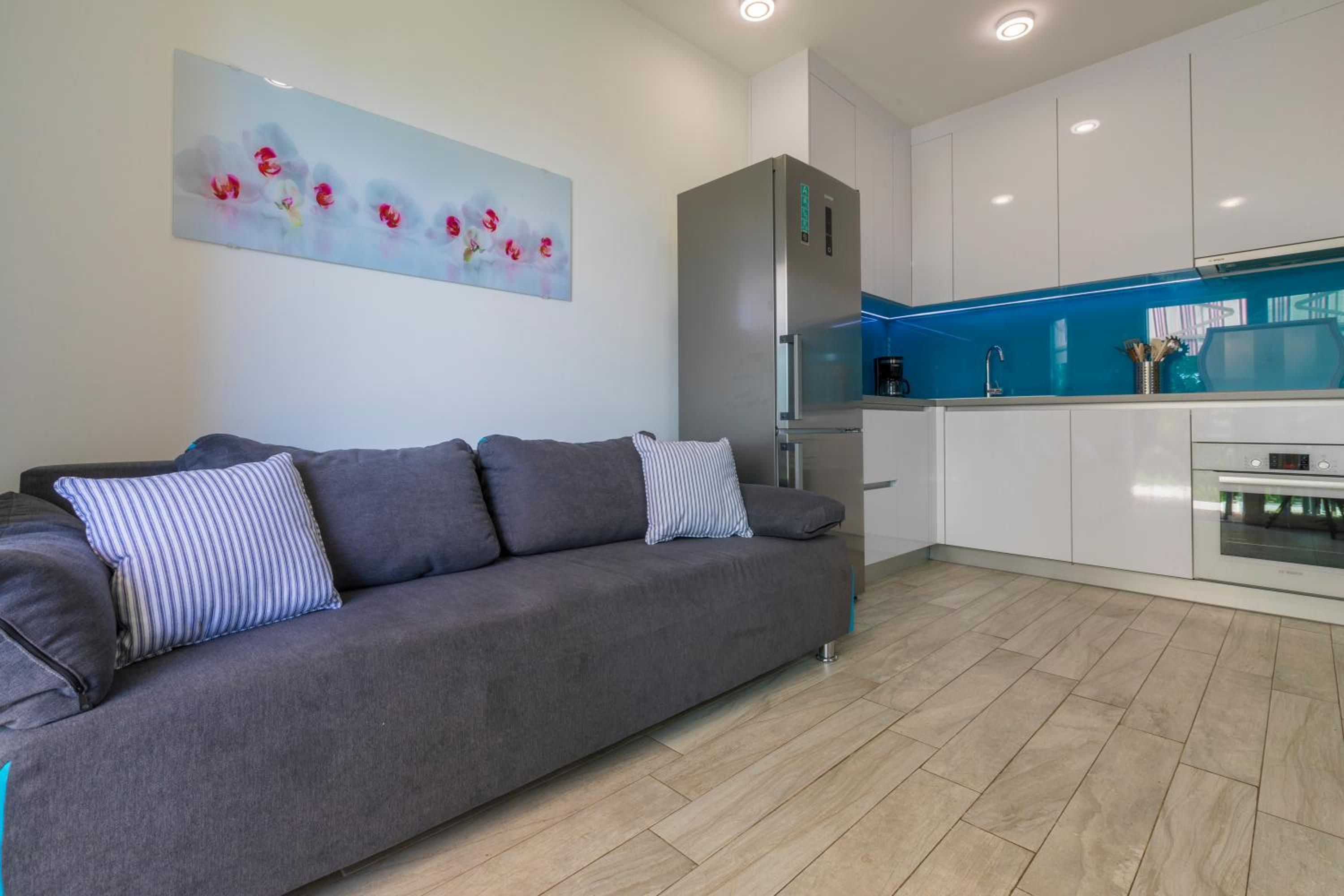 MB APARTMANI