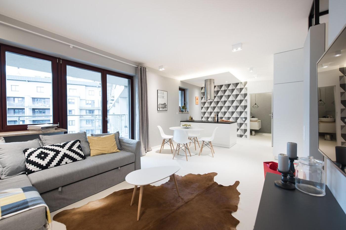 Hotel Premium Apartment for Old Town & Jewish Quarter plus Balcony and Pool - Image 1