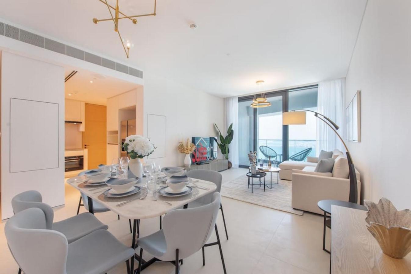 Exceptional high floor 3bed apartment by Suiteable photo 2