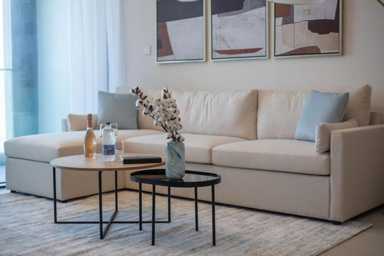 Exceptional high floor 3bed apartment by Suiteable