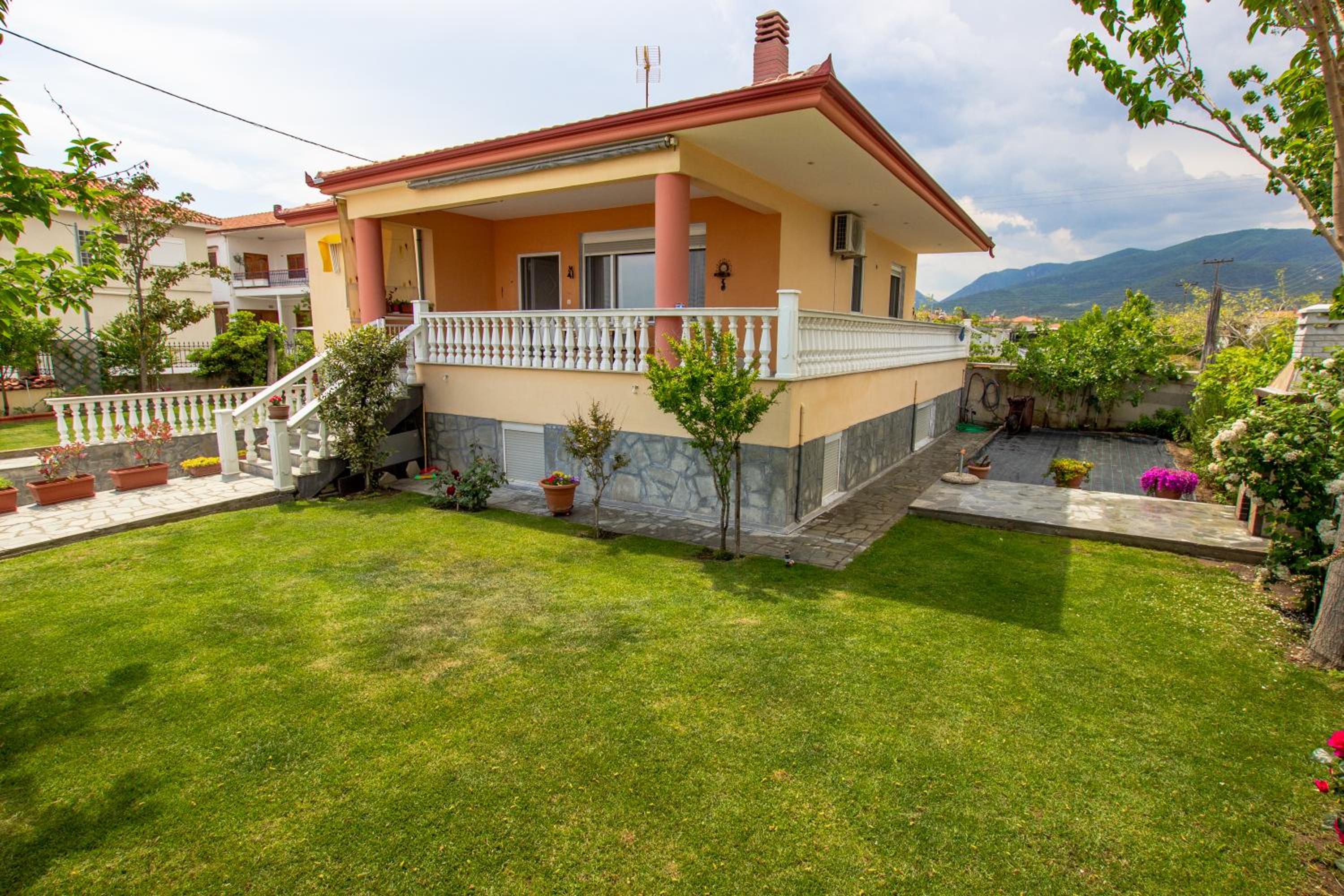 Kaliva House