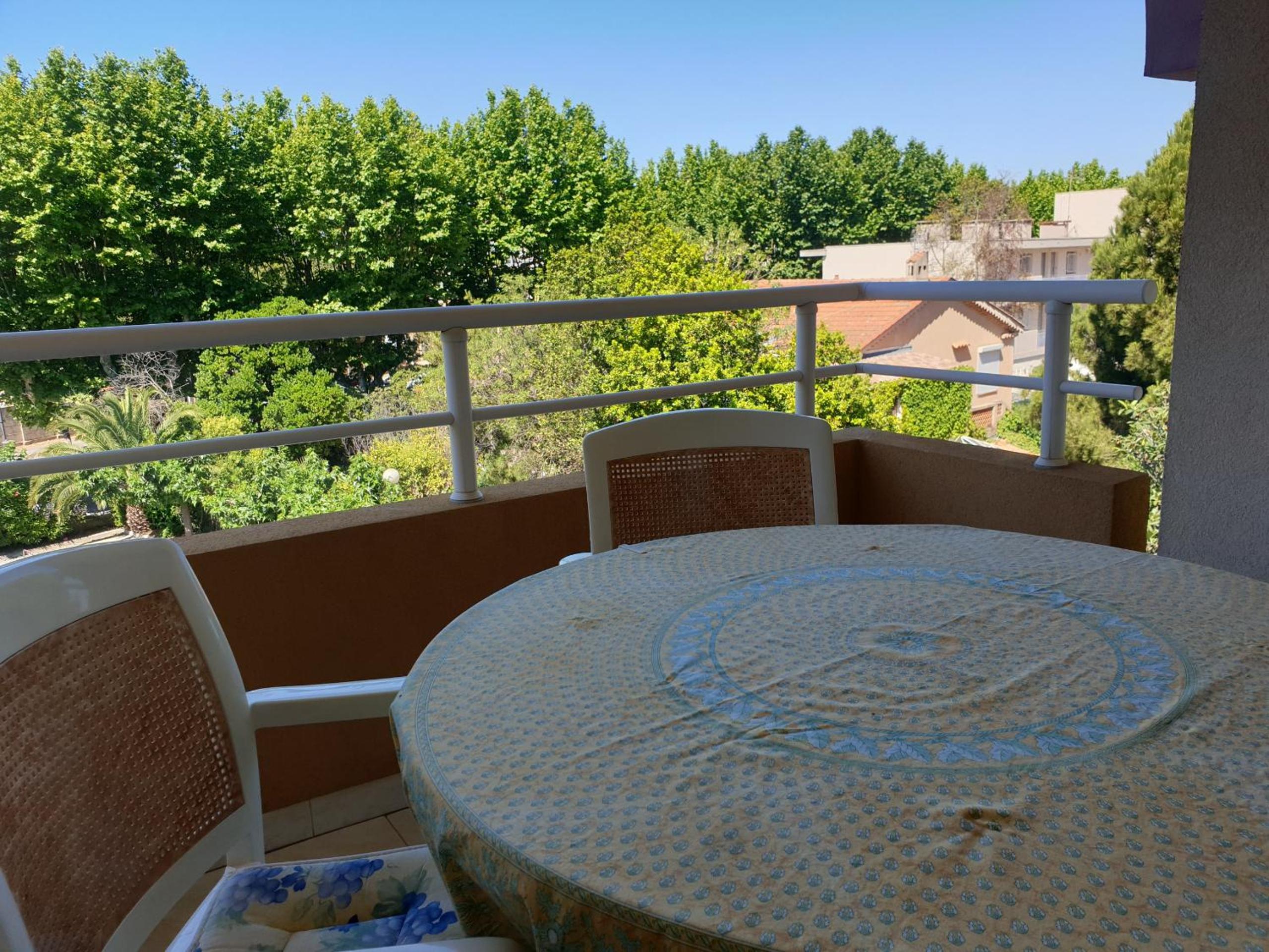 PORT FREJUS Studio Cabine 100m des plages 4 Person view 5