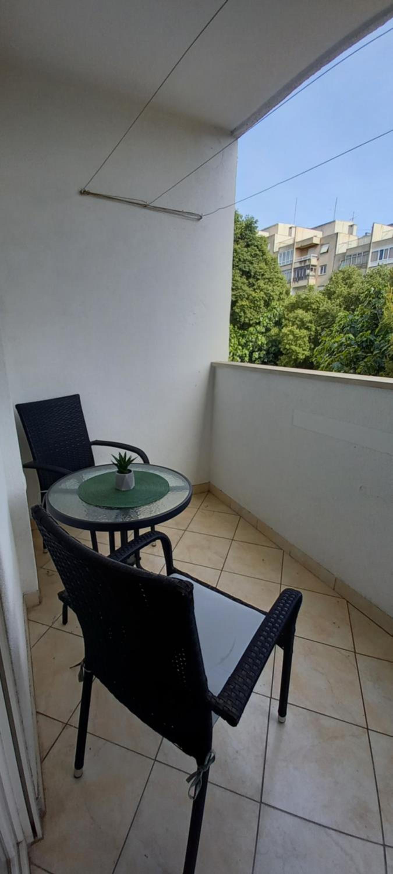 Spacious apartment Rocky with balcony