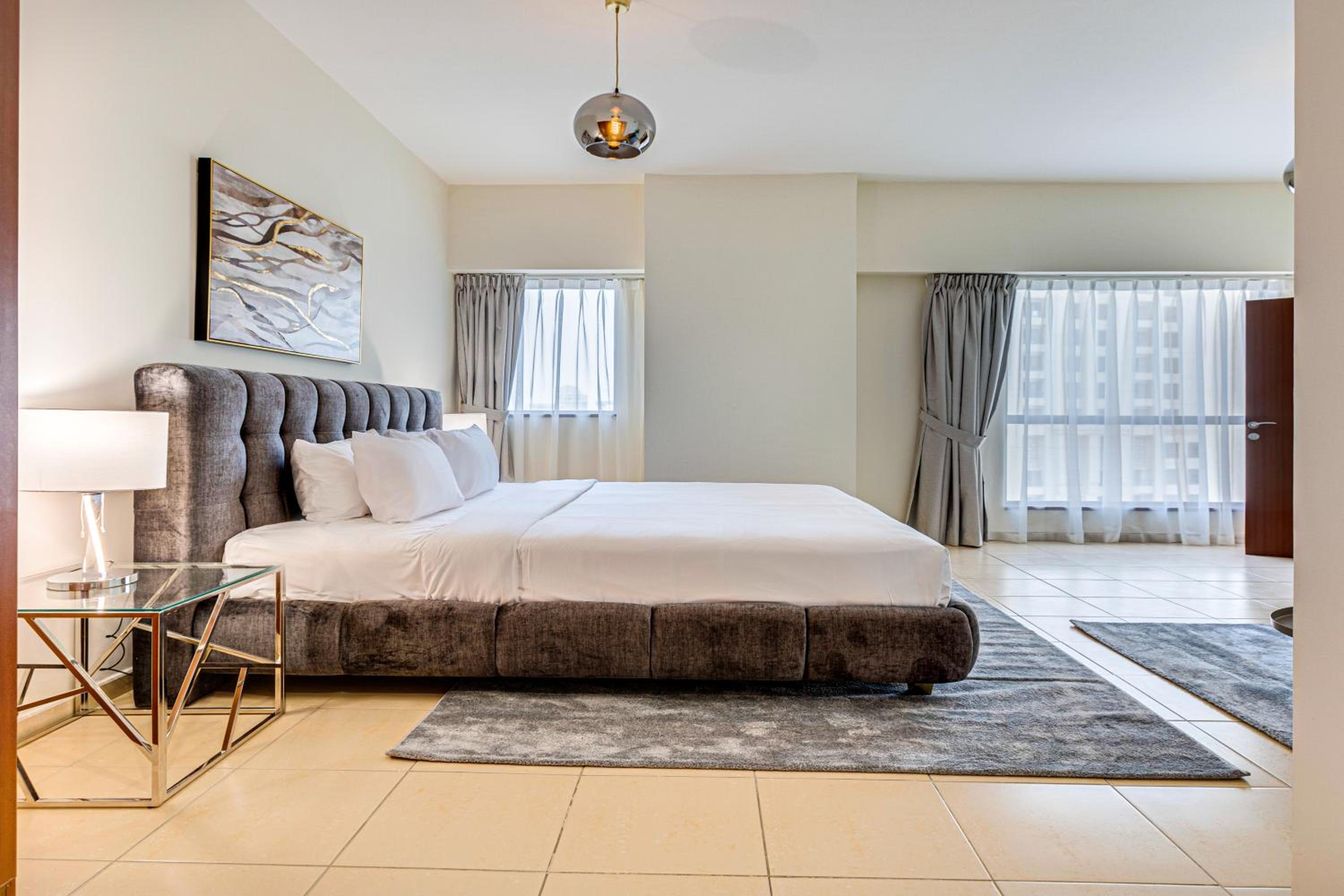 Wonderful apartment near The Beach Sadaf JBR
