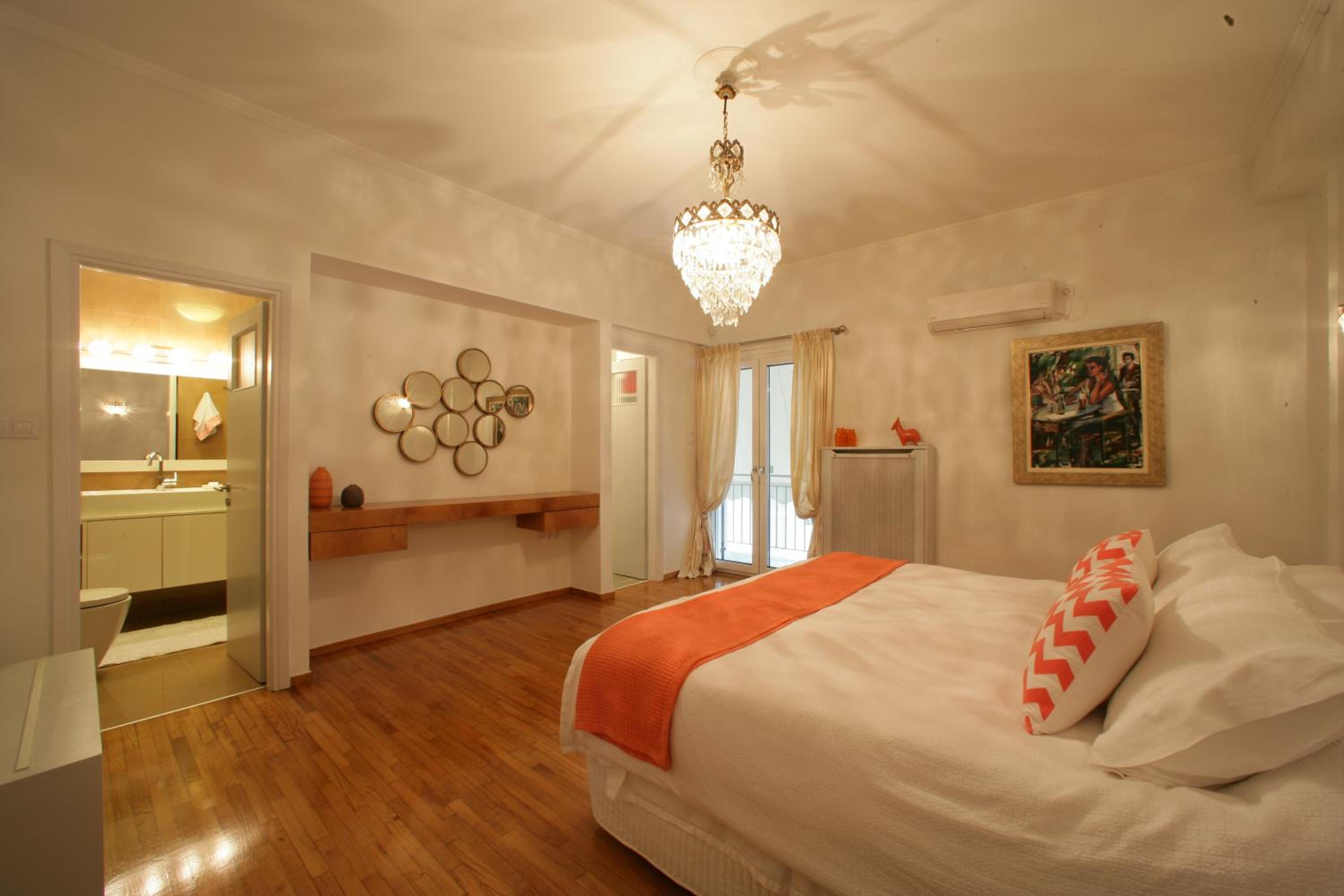 Thiras Lux Apartment photo 4