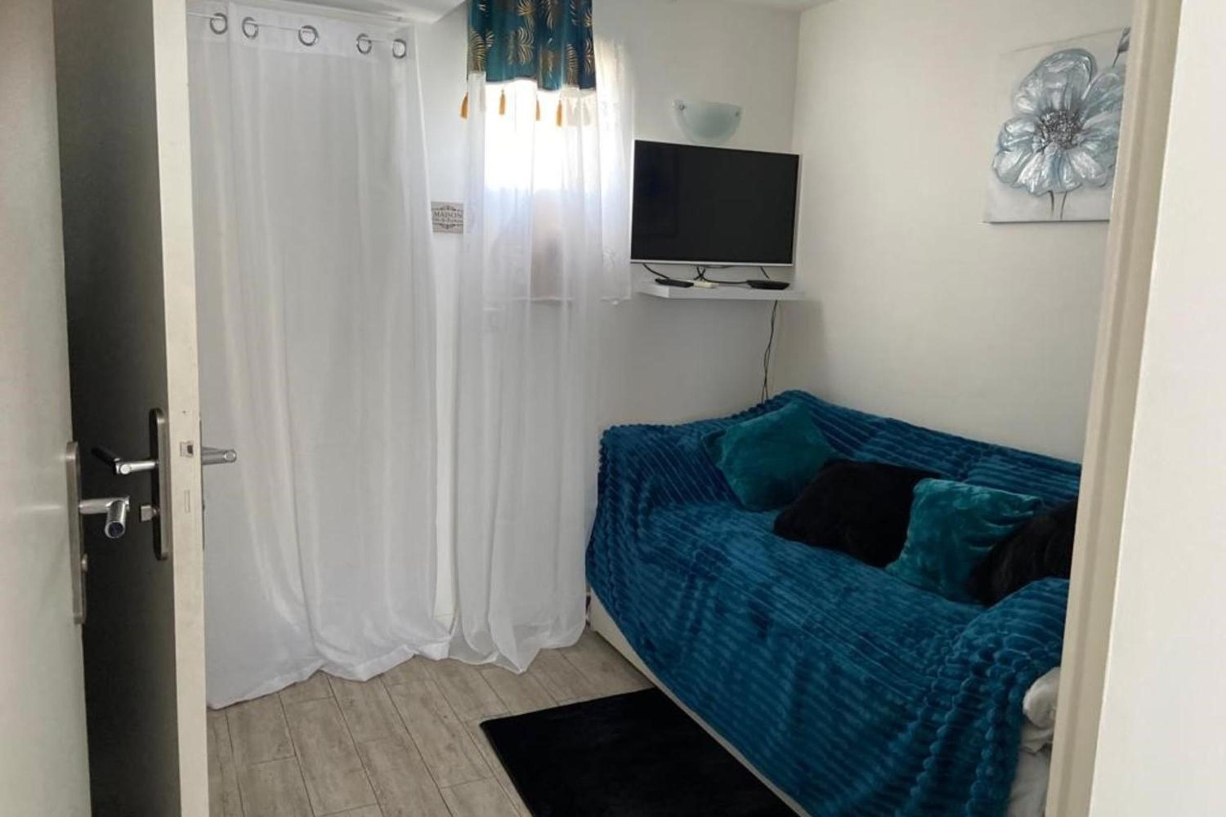Studio At 200m From Beach Residence With Pool photo 2
