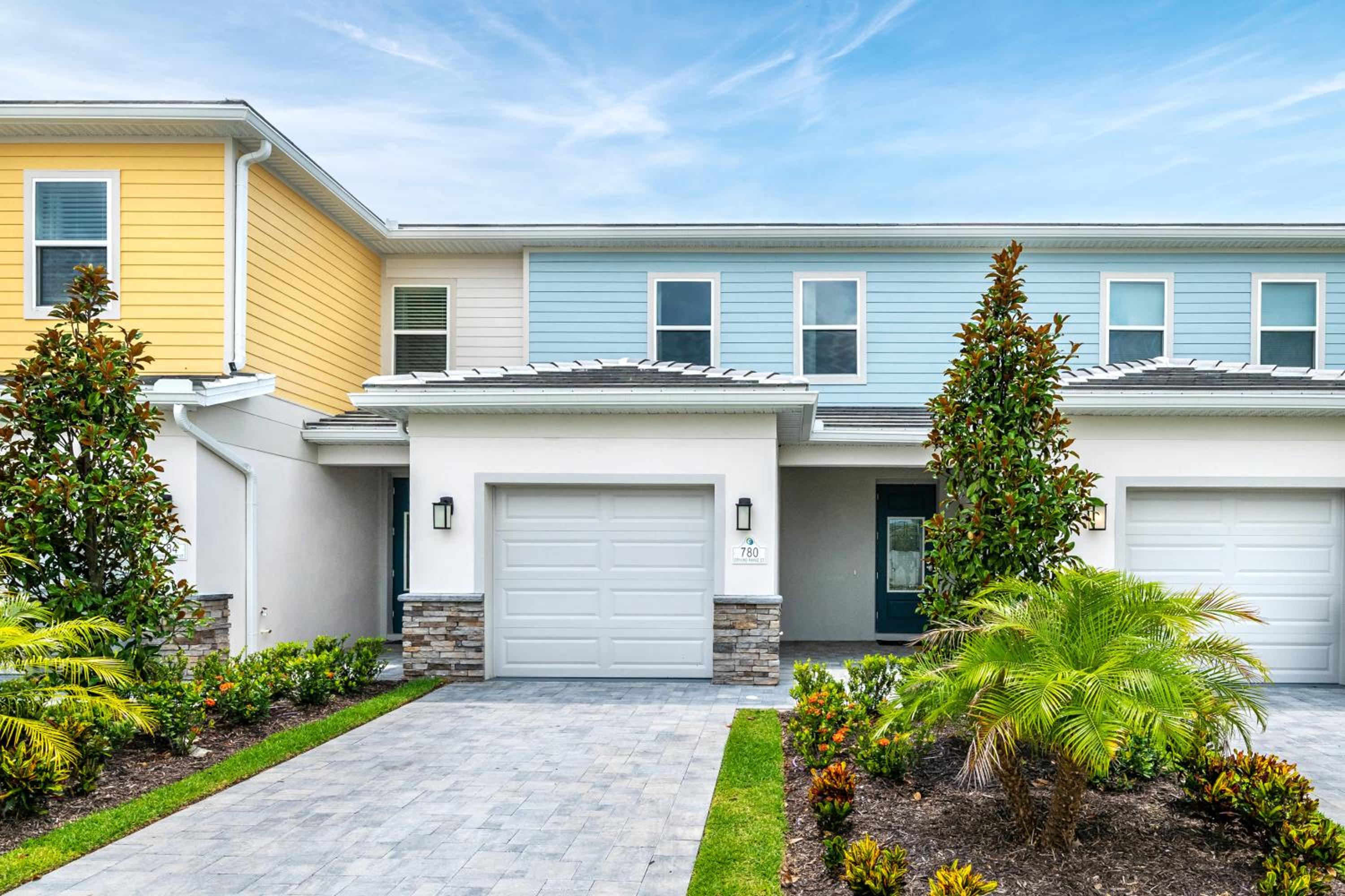 Beautiful 3 Bedroom Townhouse Near Disney with Amenities - 780DR view 3