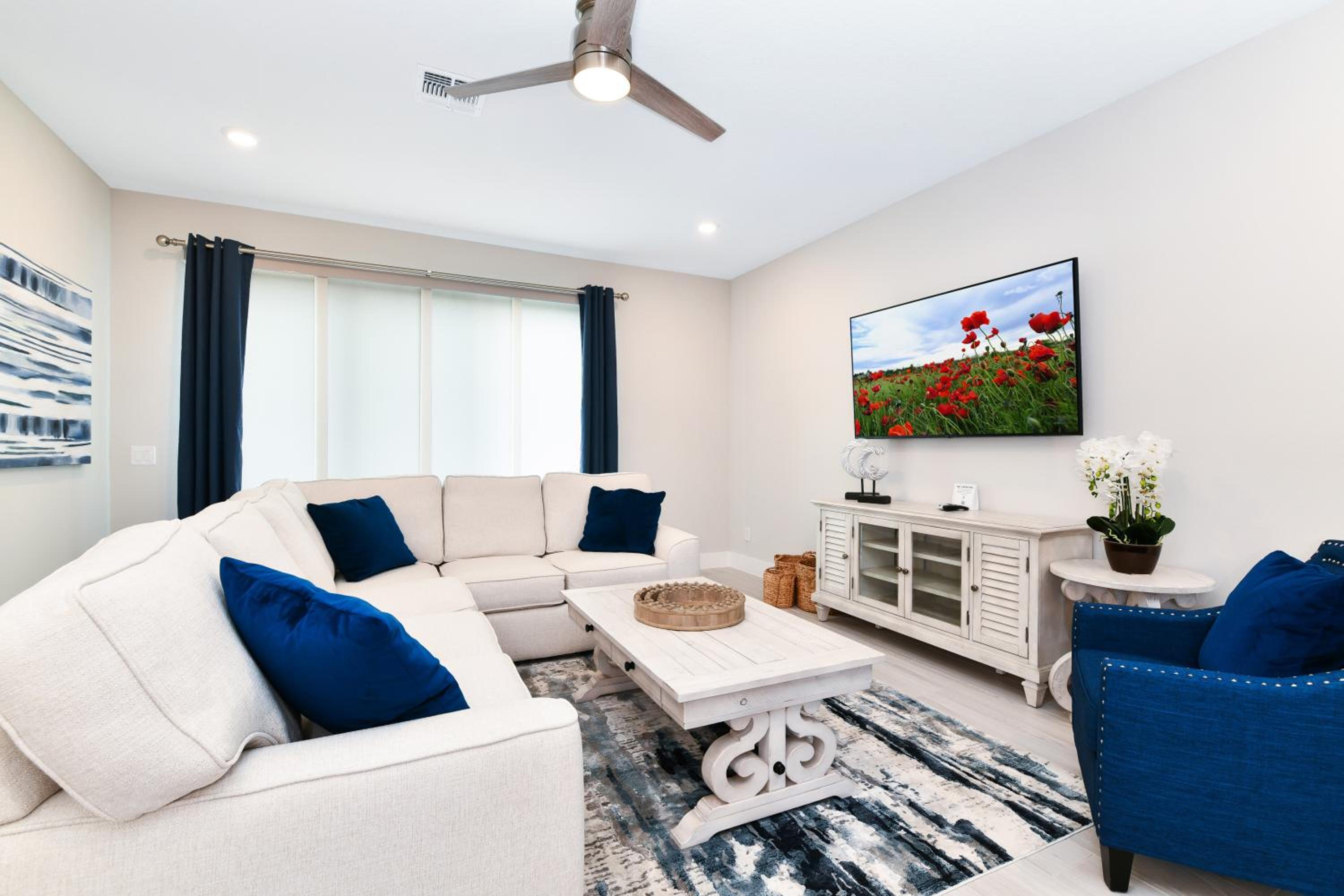Beautiful 3 Bedroom Townhouse Near Disney with Amenities - 780DR