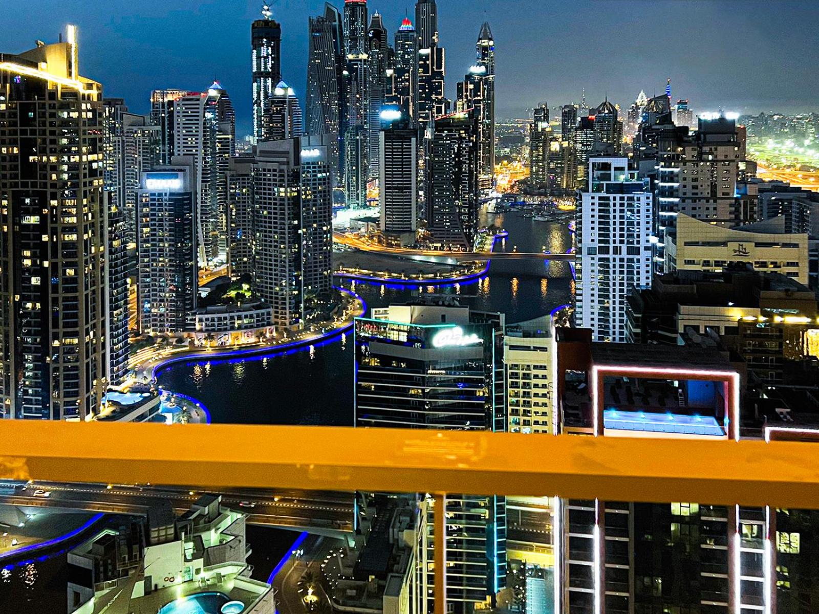 Address Marina Mall Apartments, Dubai Marina