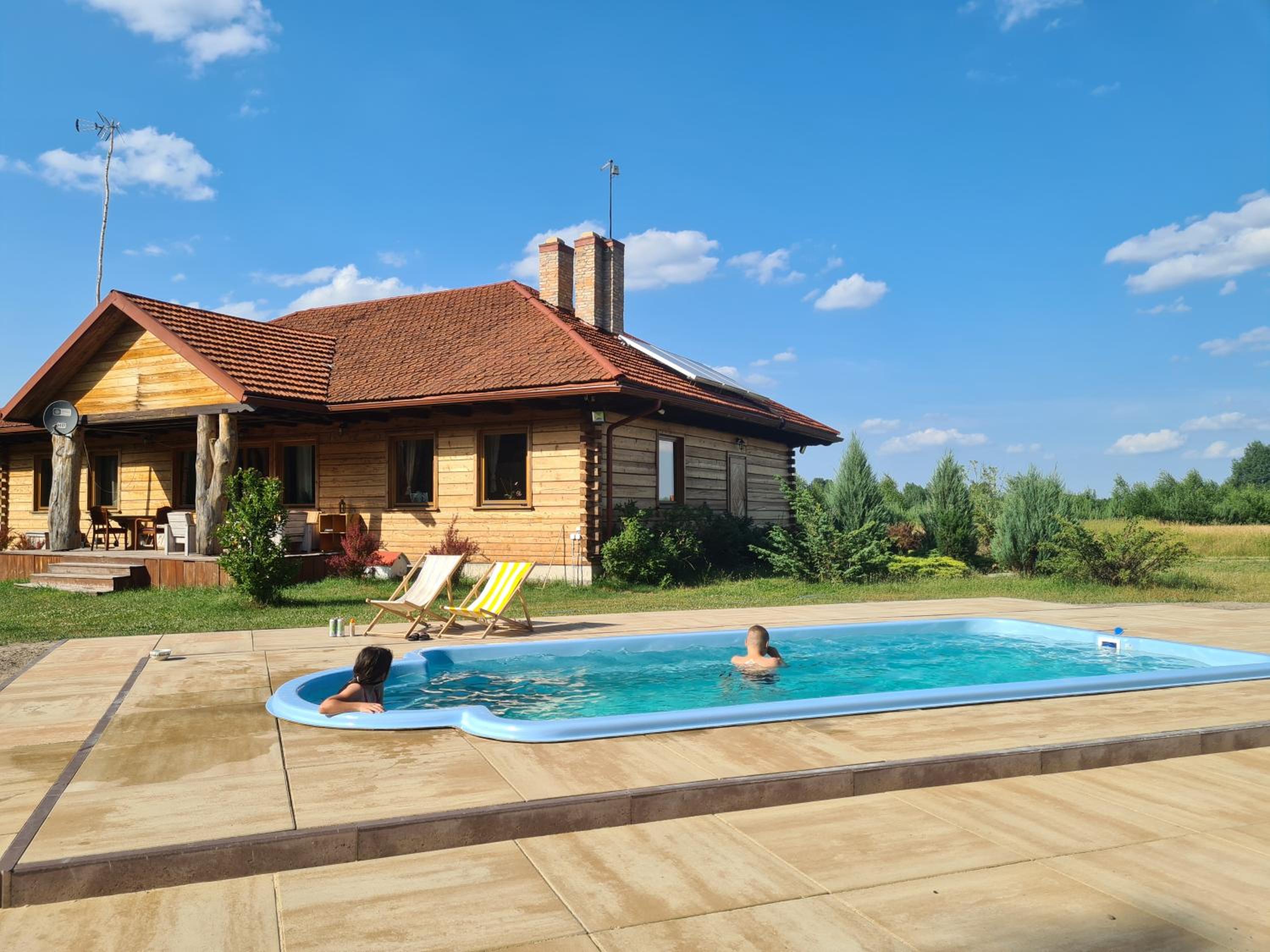 Dworek Ogrodniki, całoroczny dom wakacyjny na wyłączność, basen, sauna, las, staw rybny, altana grillowa, ognisko, pianino, kominek, piec chlebowy, duża og