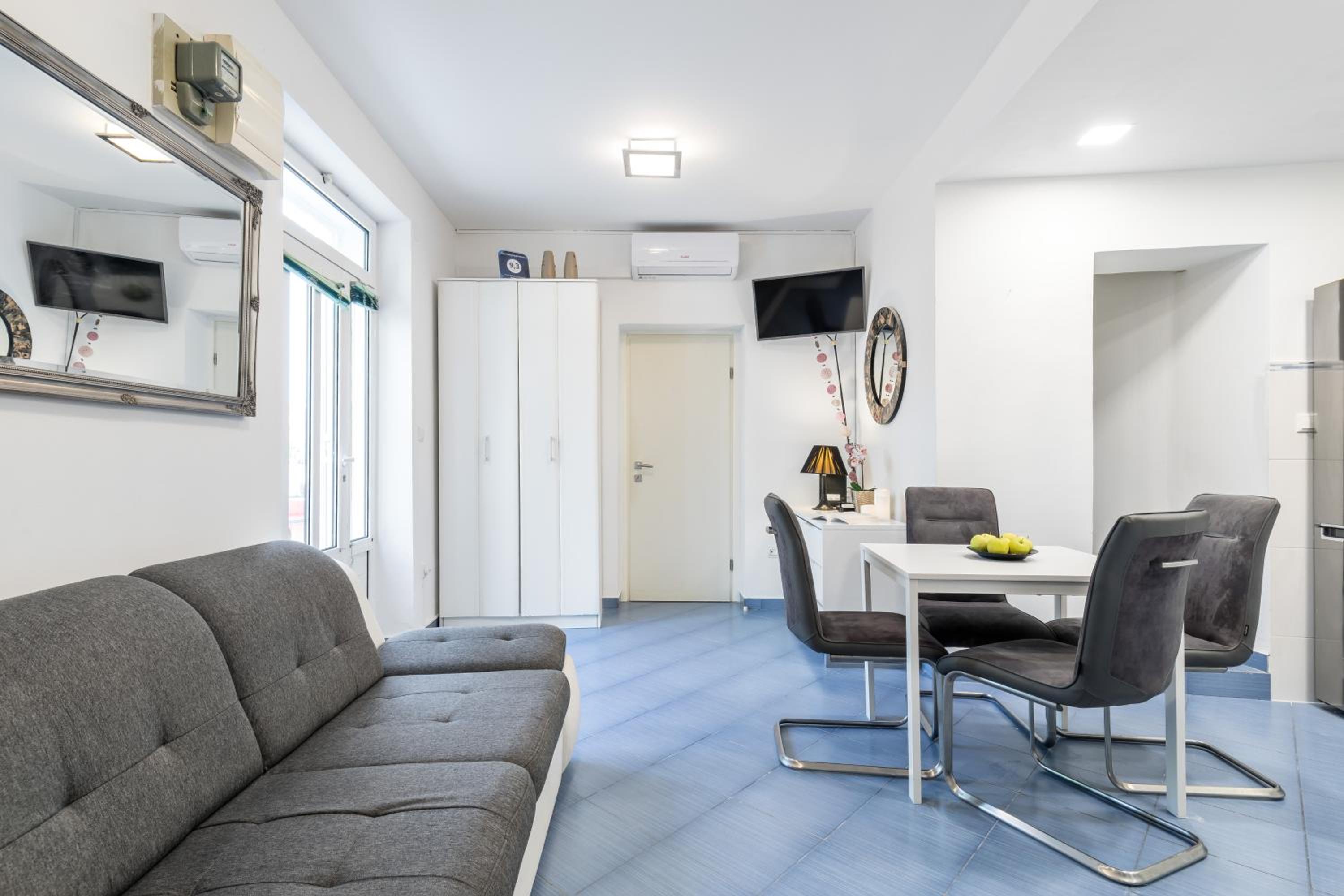 Charming Apartment view 5
