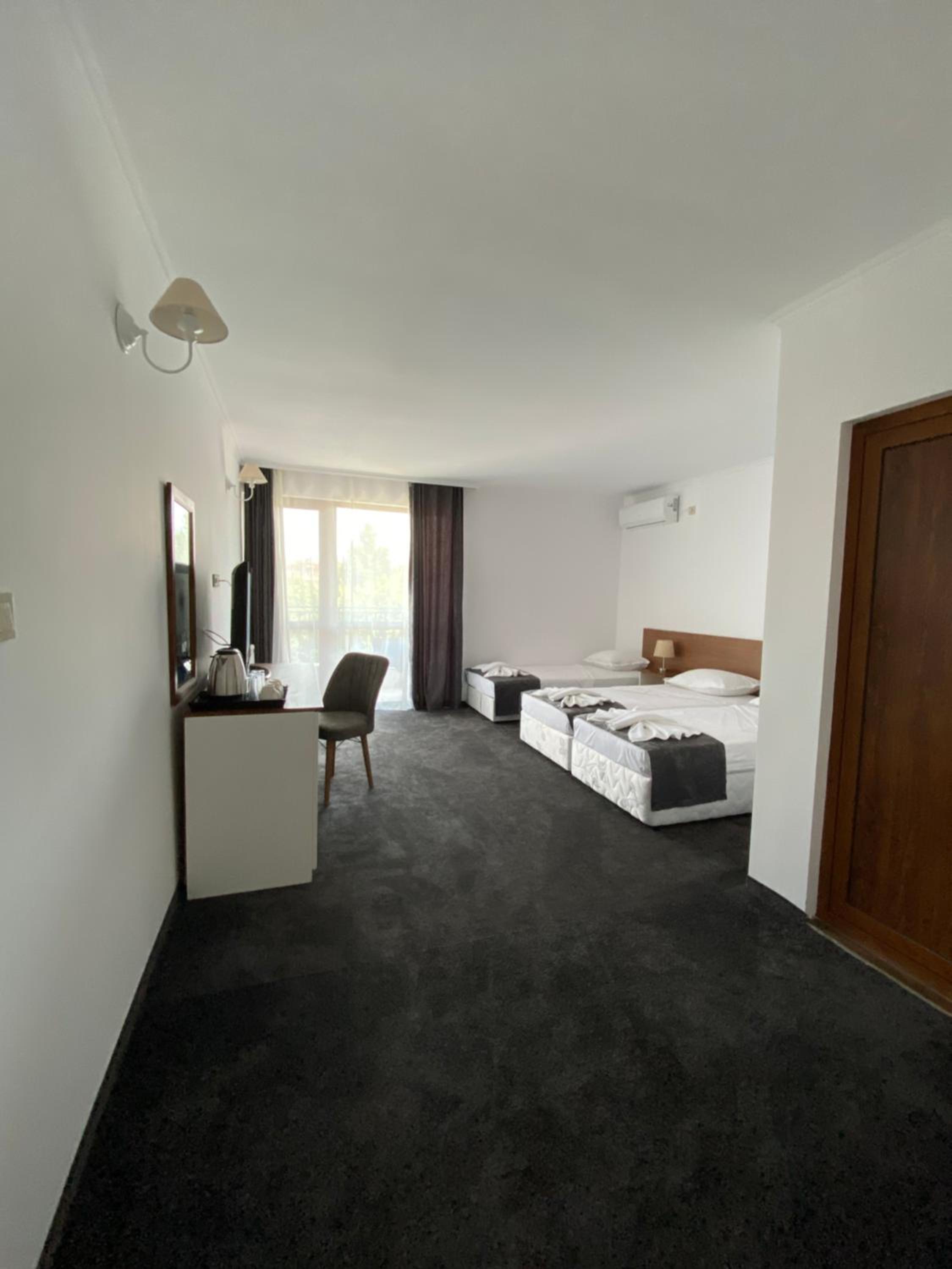 Villa Aqua Family Hotel