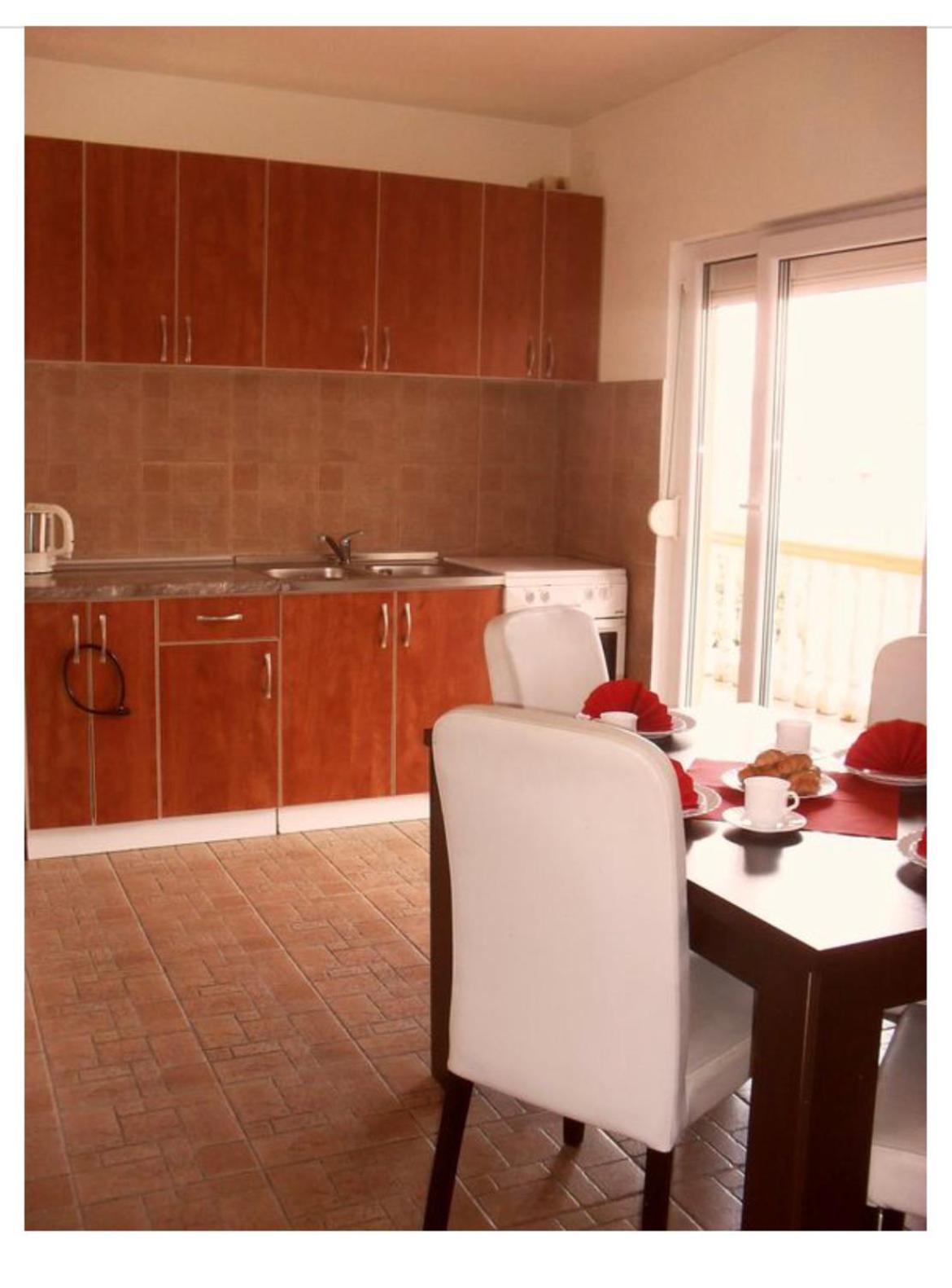 Apartment in a historic costal village photo 3