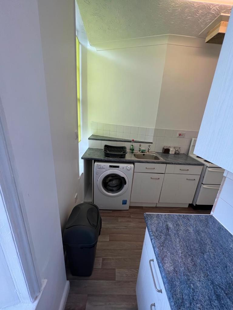Spacious Entire Flat, 1