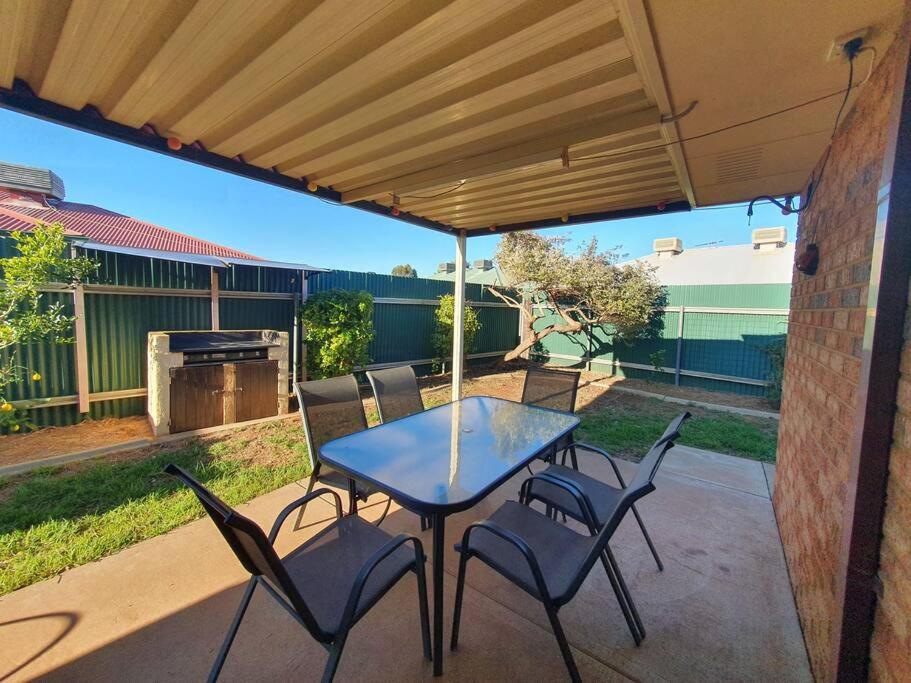 Adorable-secure 3 bedroom holiday home with Pool around the corner from The Miners Rest.