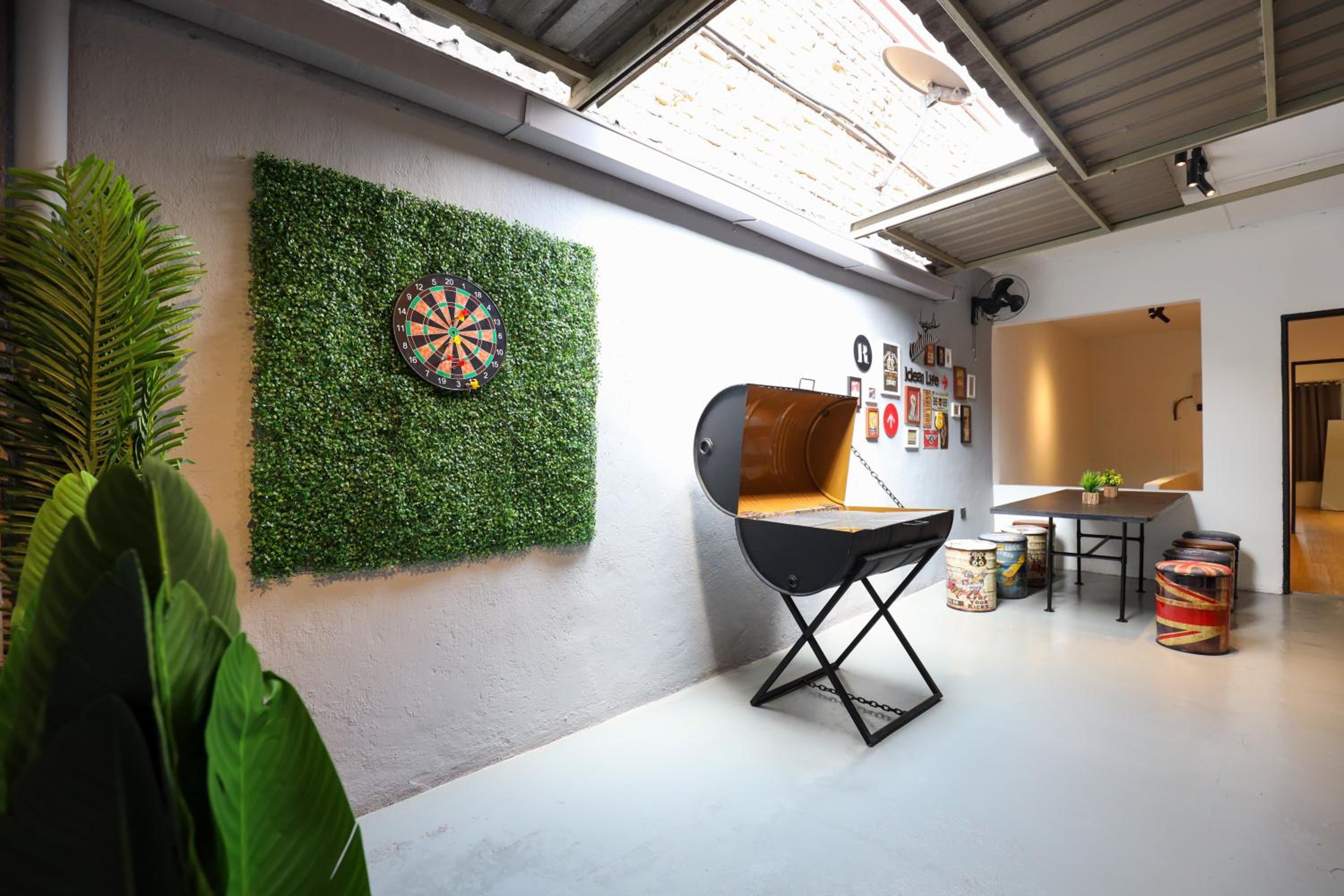 Cozy Homestay with Karaoke System & Pool Table