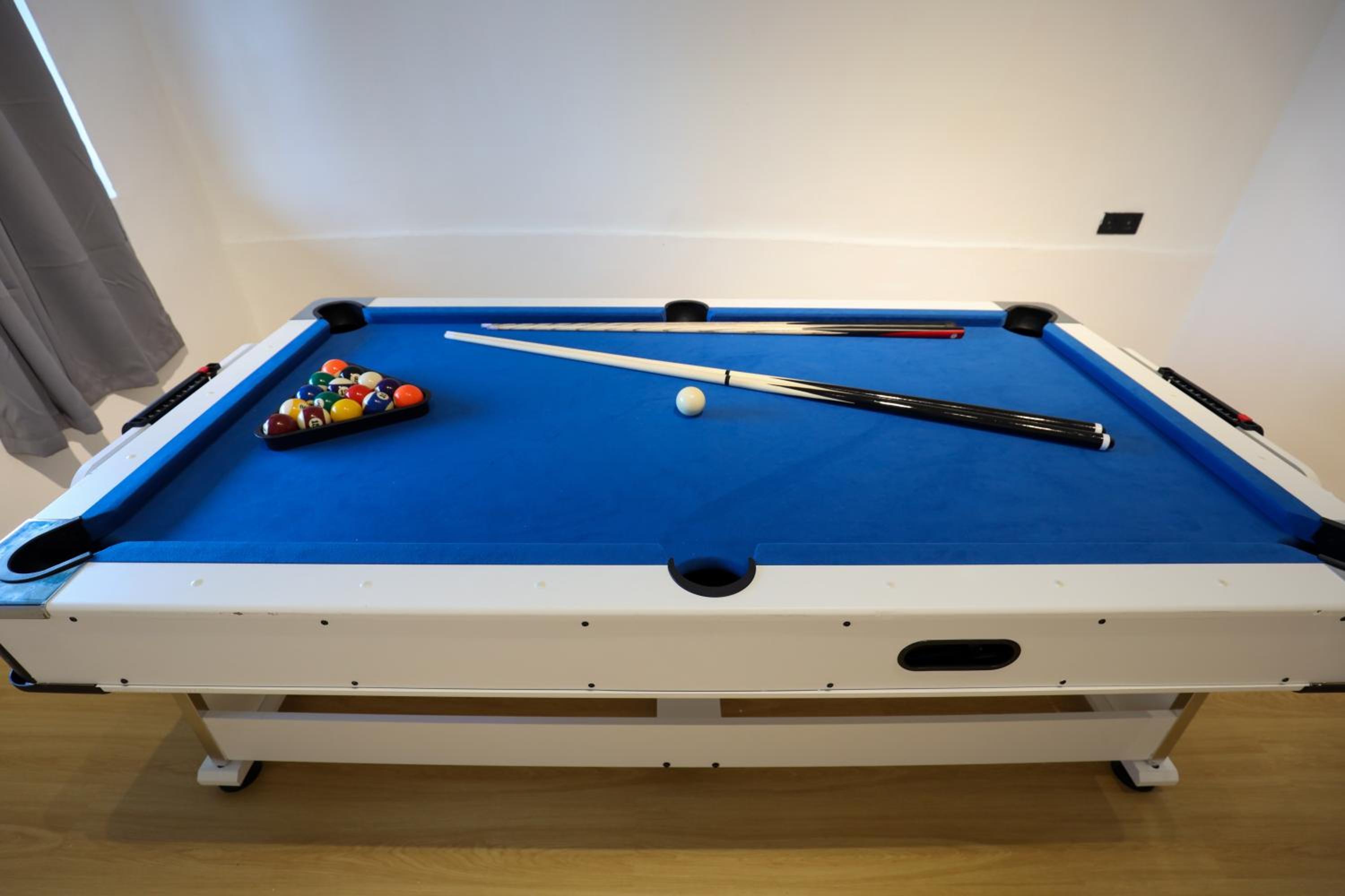 Cozy Homestay with Karaoke System & Pool Table
