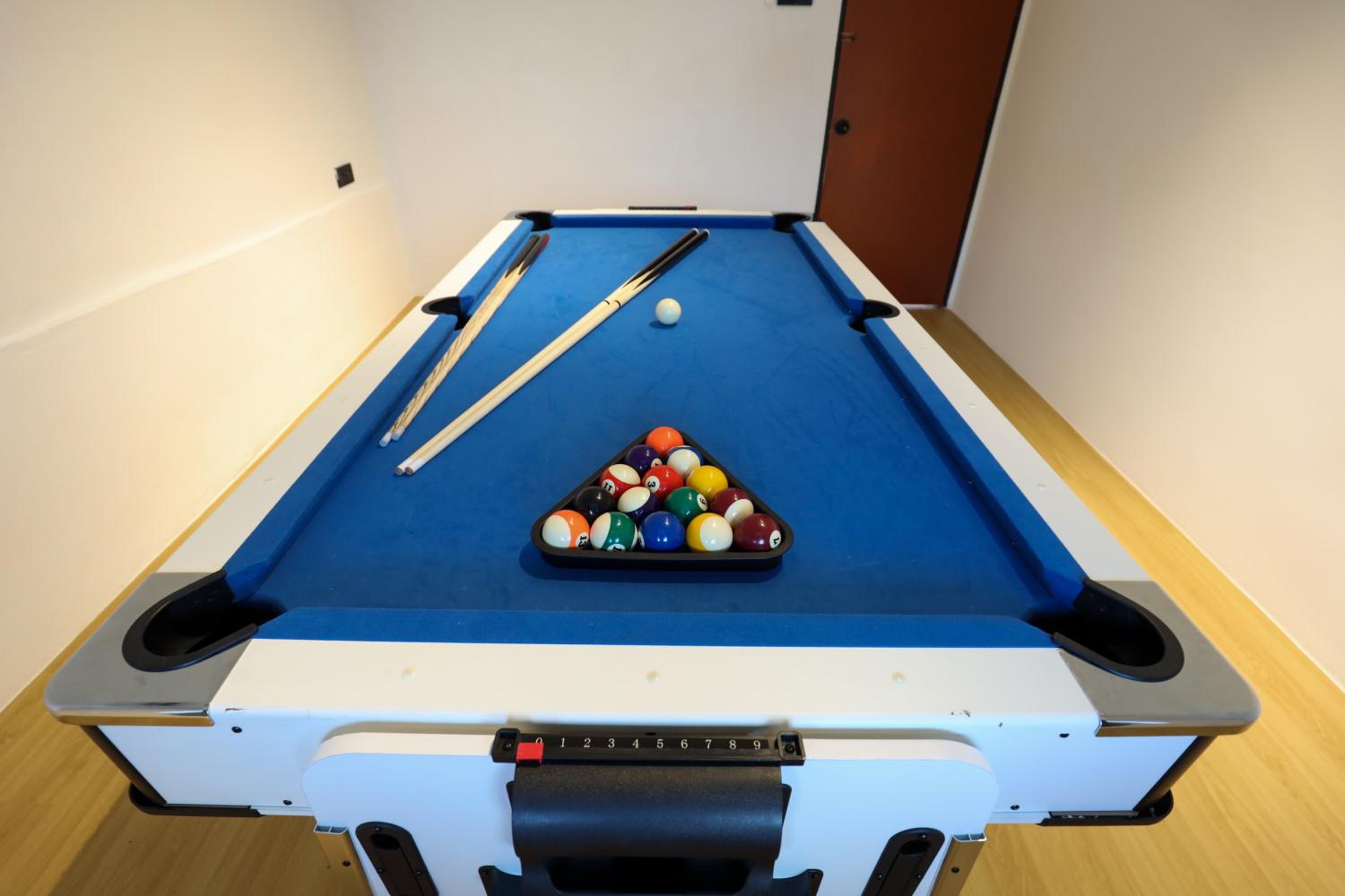 Cozy Homestay with Karaoke System & Pool Table