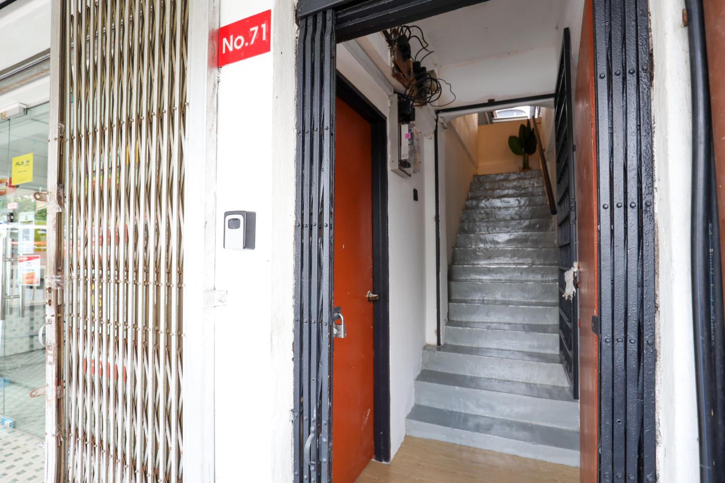 Cozy Homestay with Karaoke System & Pool Table