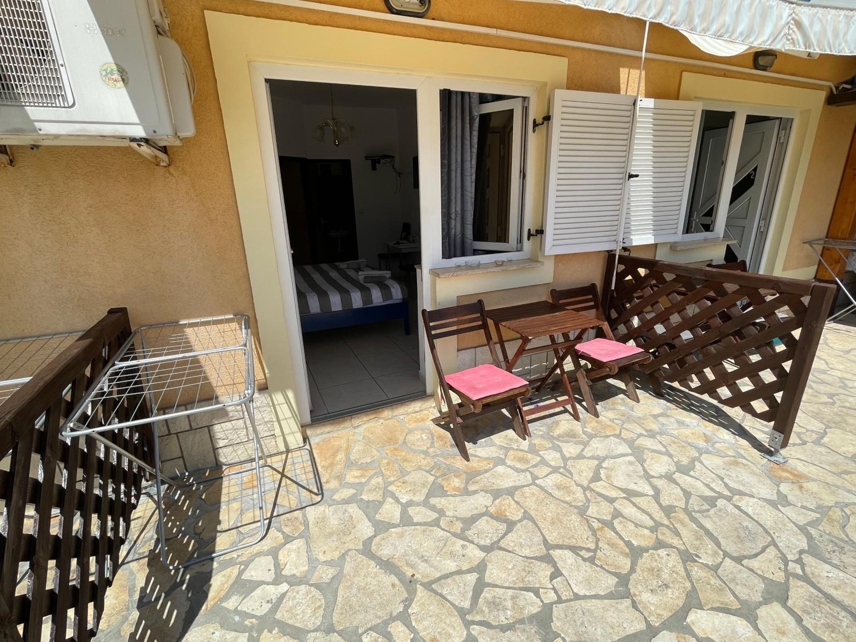 Photo 8