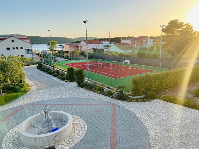 Americana Luxury Apartments