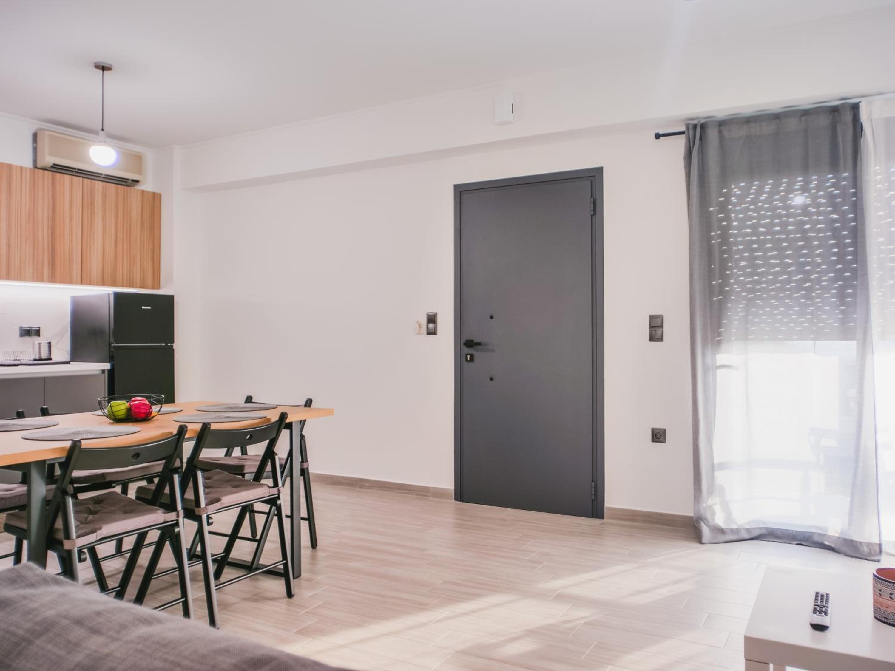 ChriLenia Apartments photo 3
