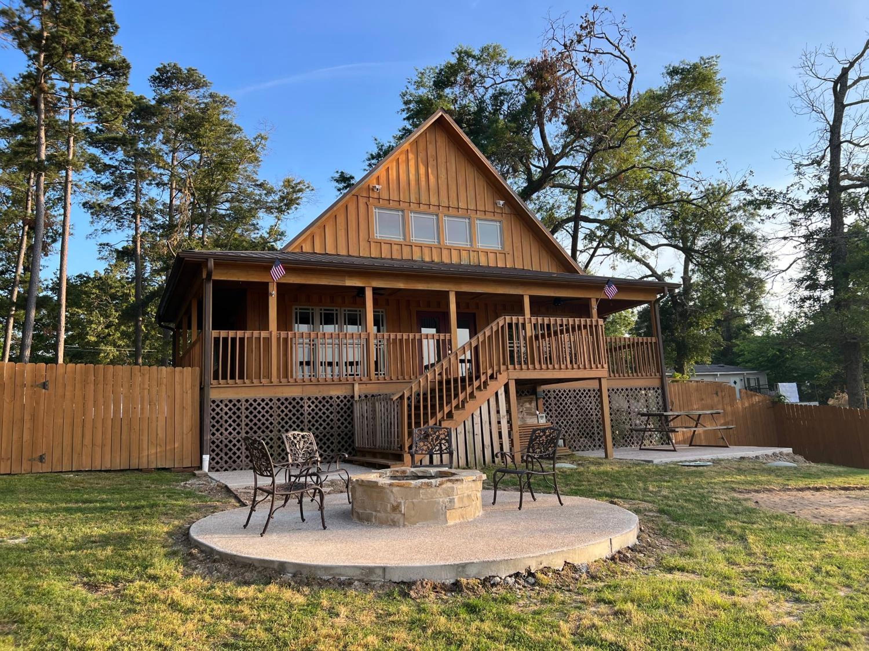 Lakefront Oasis with Private Boat Dock on Lake Palestine