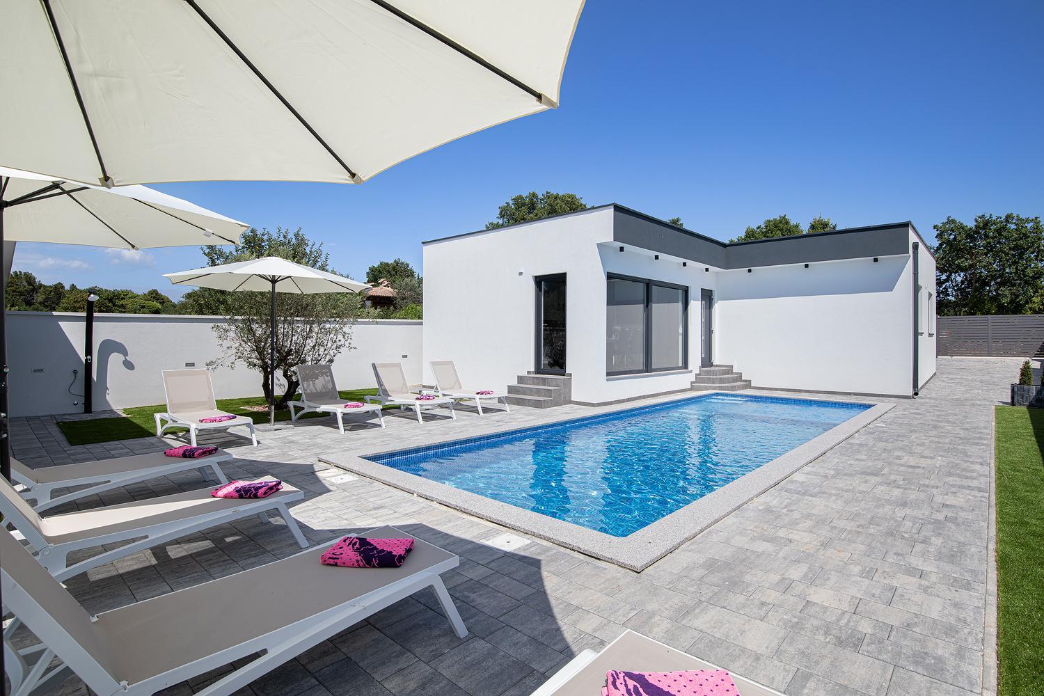 Villa L&L