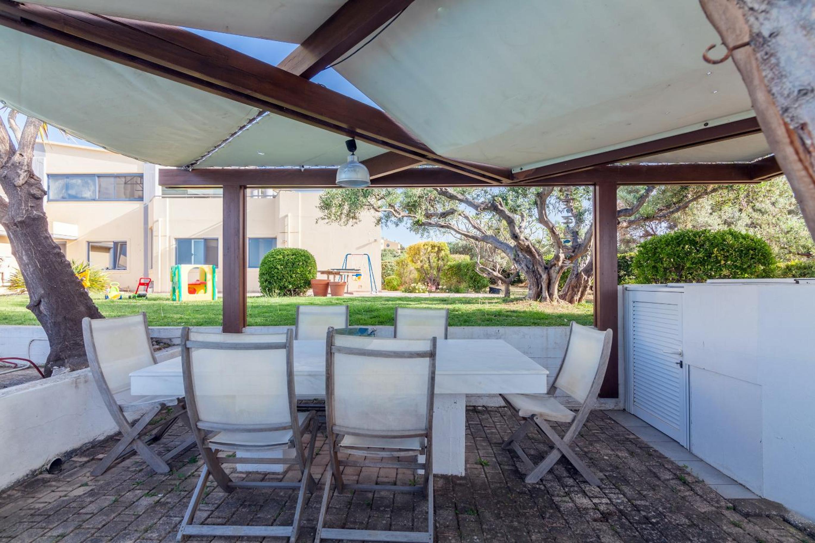 Serenity Villa with pool, Kalesa Heraklion