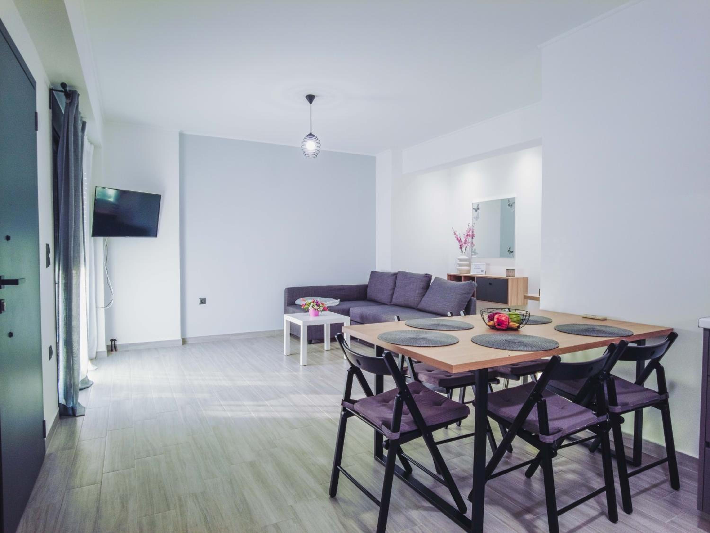 ChriLenia Apartments photo 2