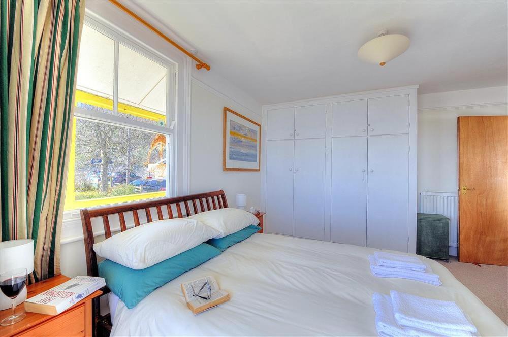 2 Harbour Heights