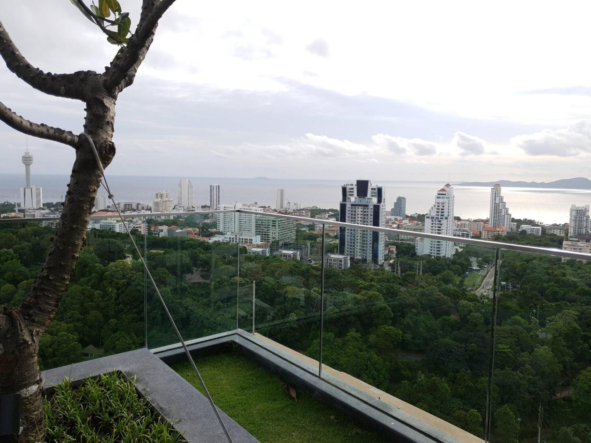 100 Great Pattaya Bay Seaview 30th Floor 1br1bth