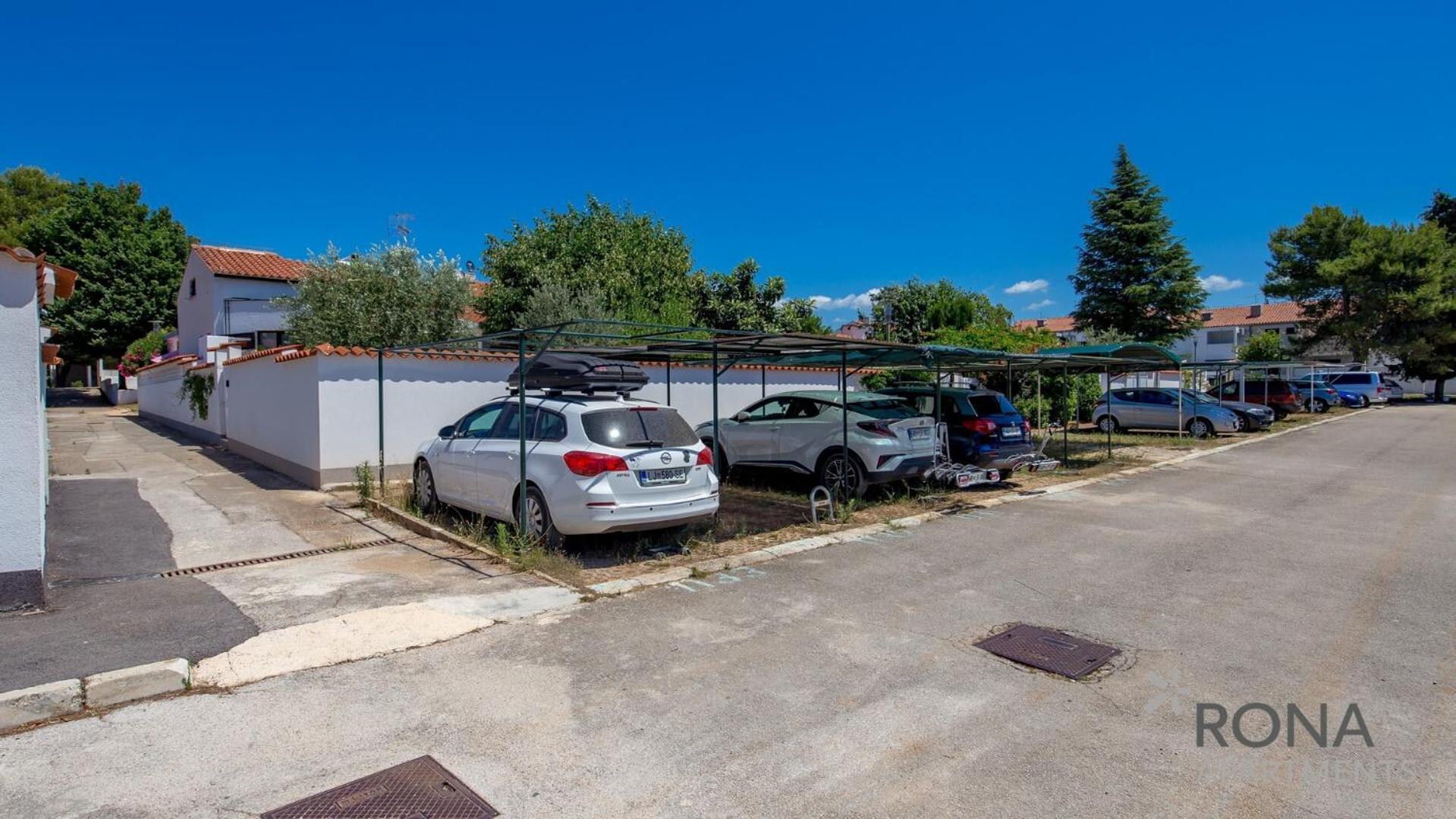 Rona apartments Lavanda and Lipa